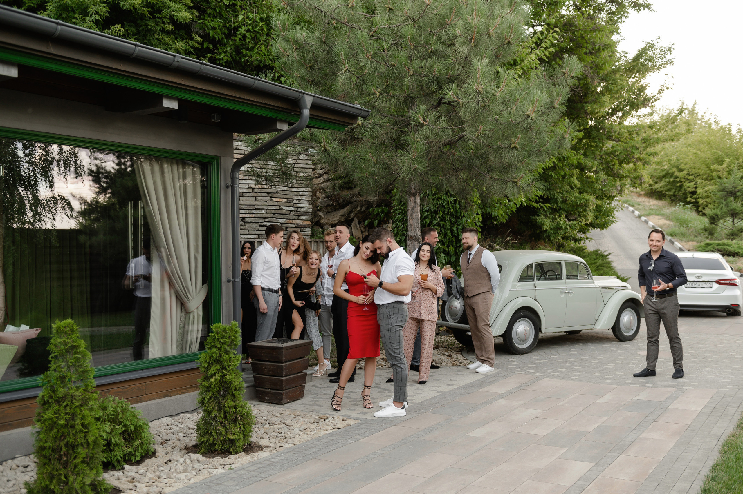 Свадебная фотосессия в Ростове комплекс ПарХаус. Свадебный фотограф в Ростове Максимов Максим