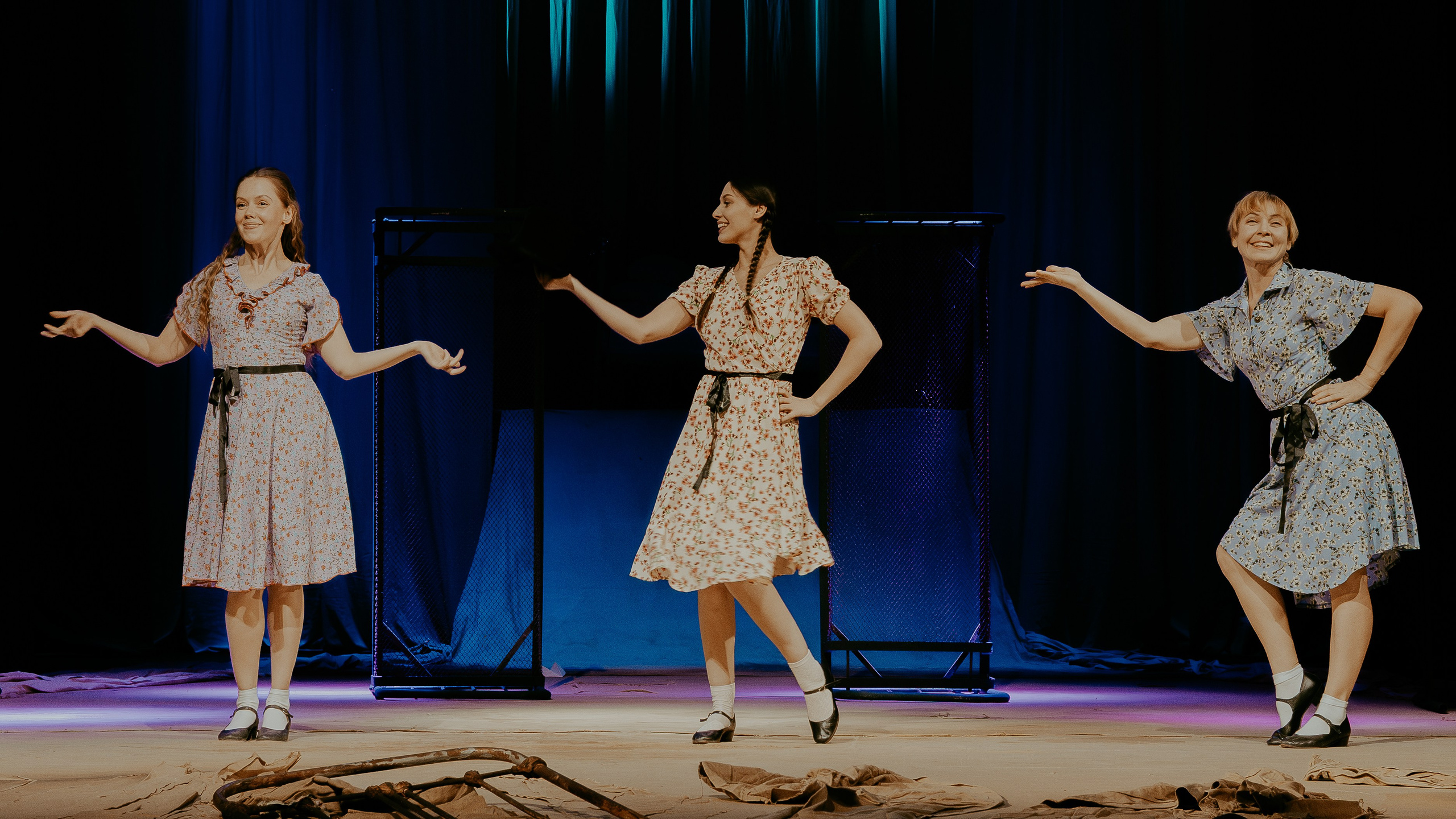 Театр Юного Зрителя " Не покидай меня». Фотограф Марк Файзулин