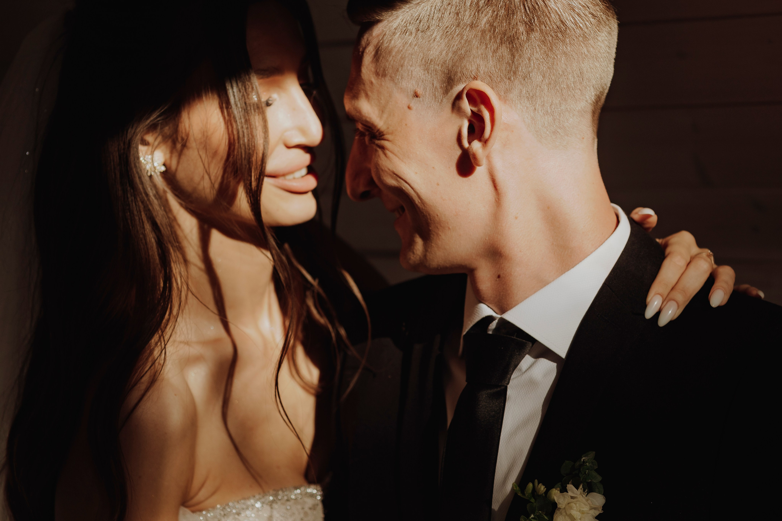 Фотосъемка полного свадебного дня с выездной регистрацией в Ижевске. Свадебный и портретный фотограф в Ижевске и Санкт-Петербурге Саша Брокколи