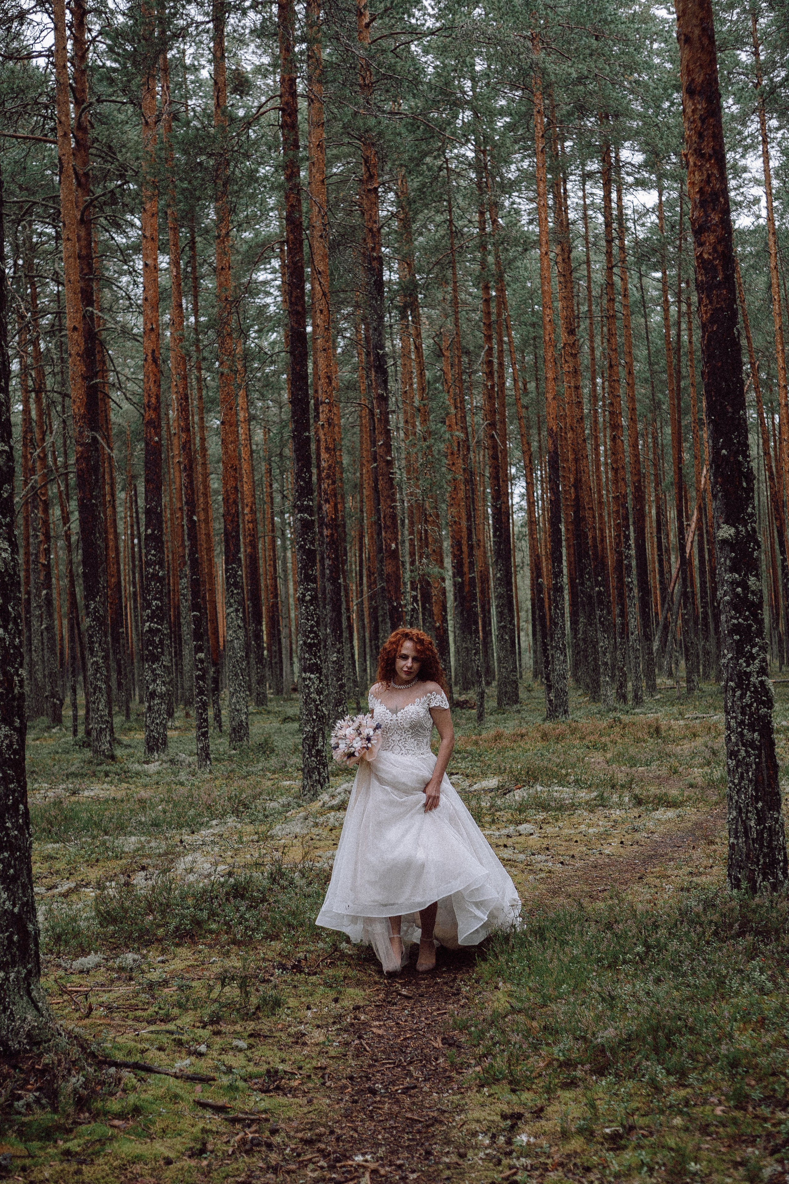 СВАДЕБНАЯ ФОТОСЕССИИЯ ПАРЫ В ГОРОДЕ ПРИОЗЕРСК В СОСНОВОМ ЛЕСУ И С ПИКАПОМ. Профессиональный фотограф, Санкт-Петербург — Виктория Богомолова