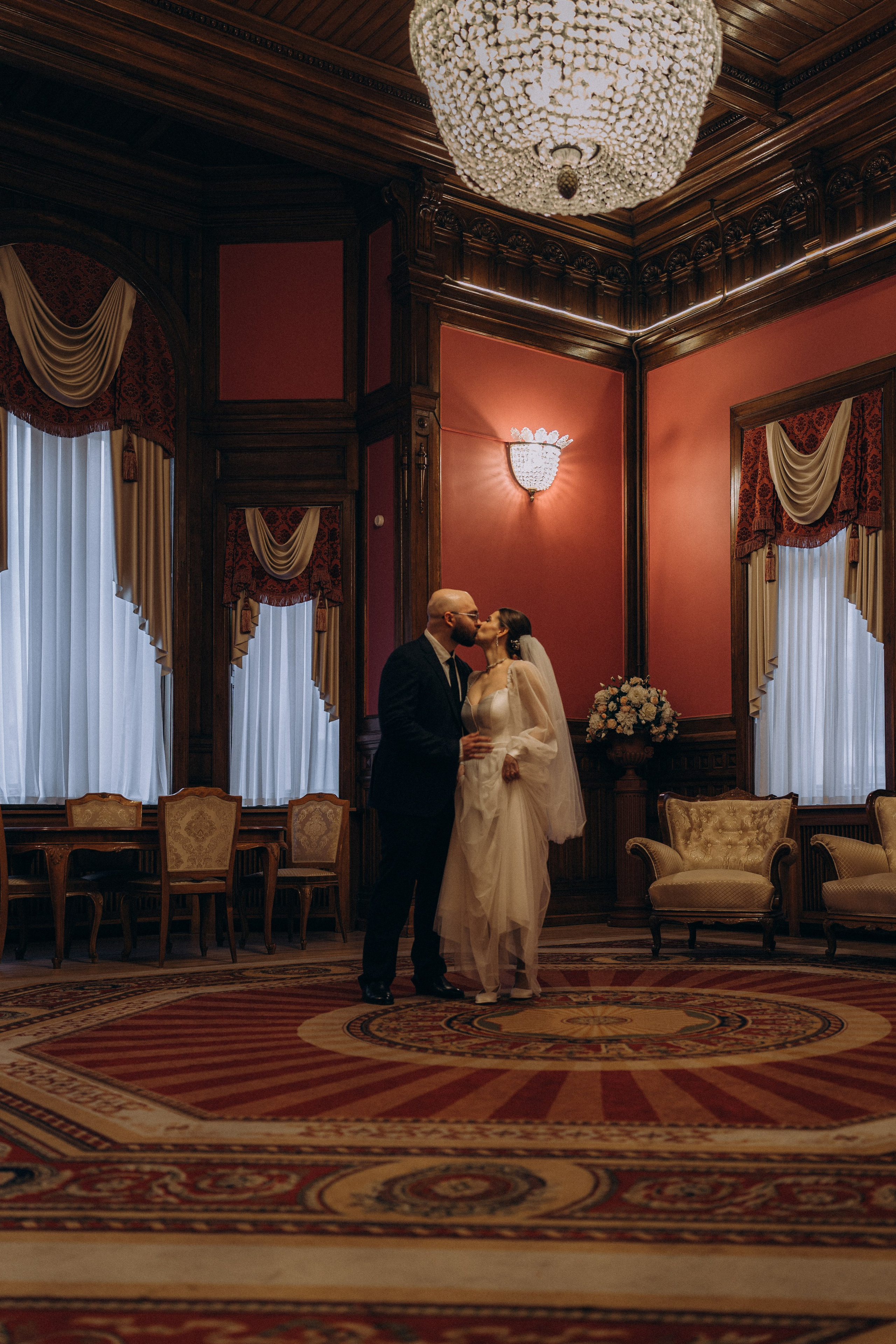 СВАДЕБНАЯ СЬЕМКА ВО ВТОРОМ ДВОРЦЕ (ДЕКАБРЬ) ТАКЖЕ СЬЕМКА В СТУДИИ НА ЧЕРНЫШЕВСКОЙ. Профессиональный фотограф, Санкт-Петербург — Виктория Богомолова