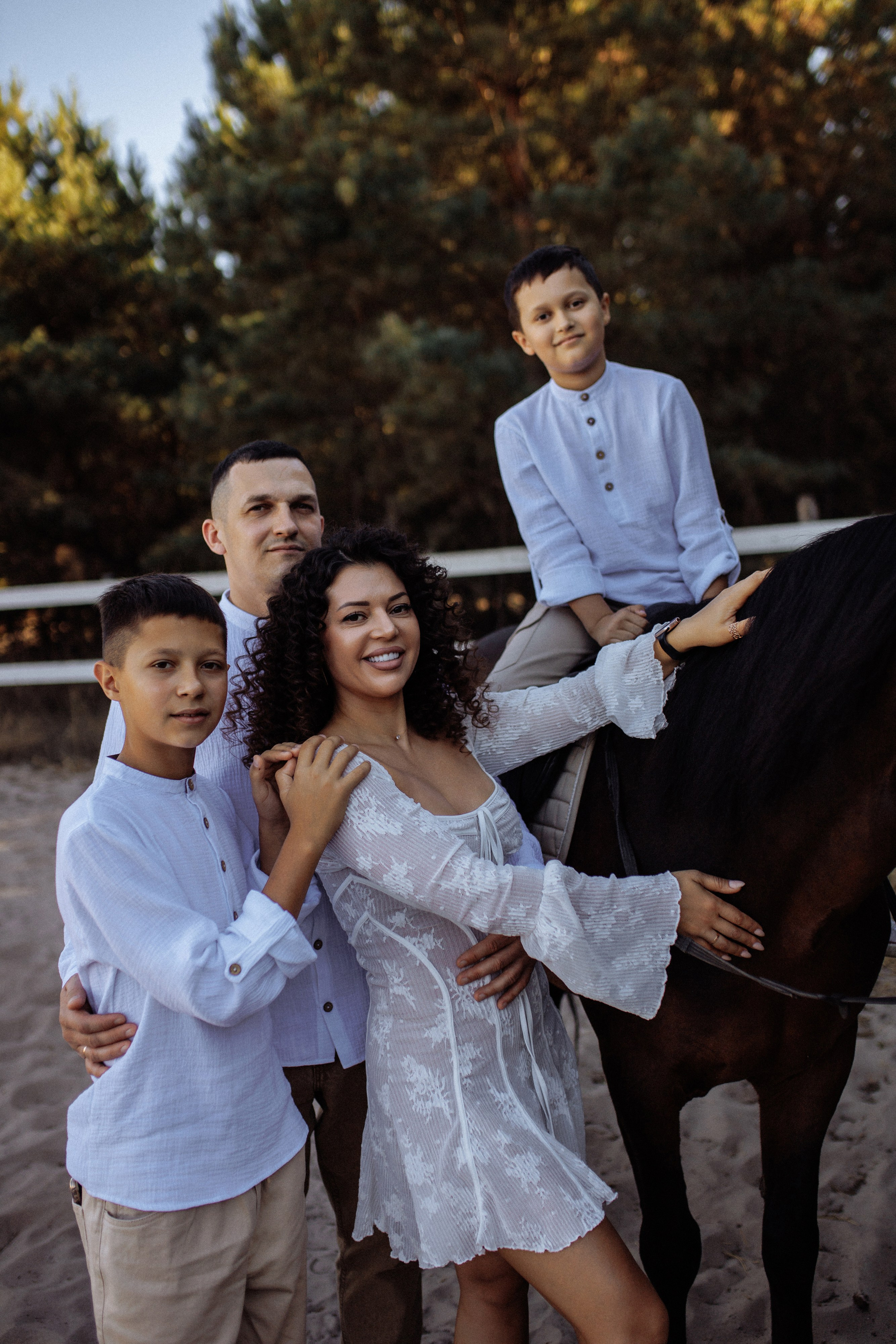 Олеся и семья. Семейный фотограф Губкин/Старый Оскол