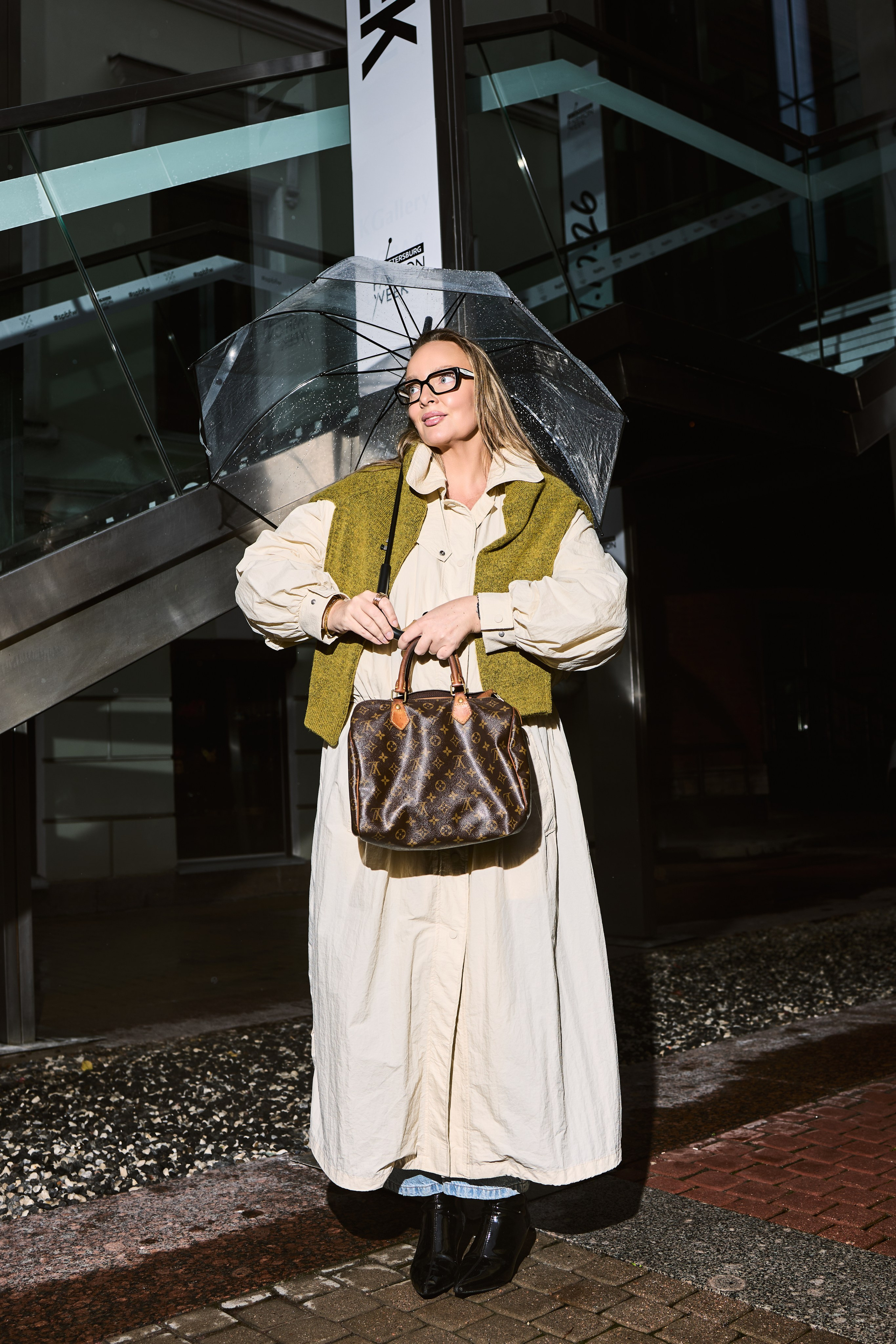 SPbFW’26 fall street. Приветствую, я Стефания. Снимаю в Петербурге. Провожу клиентские съёмки в стиле fashion