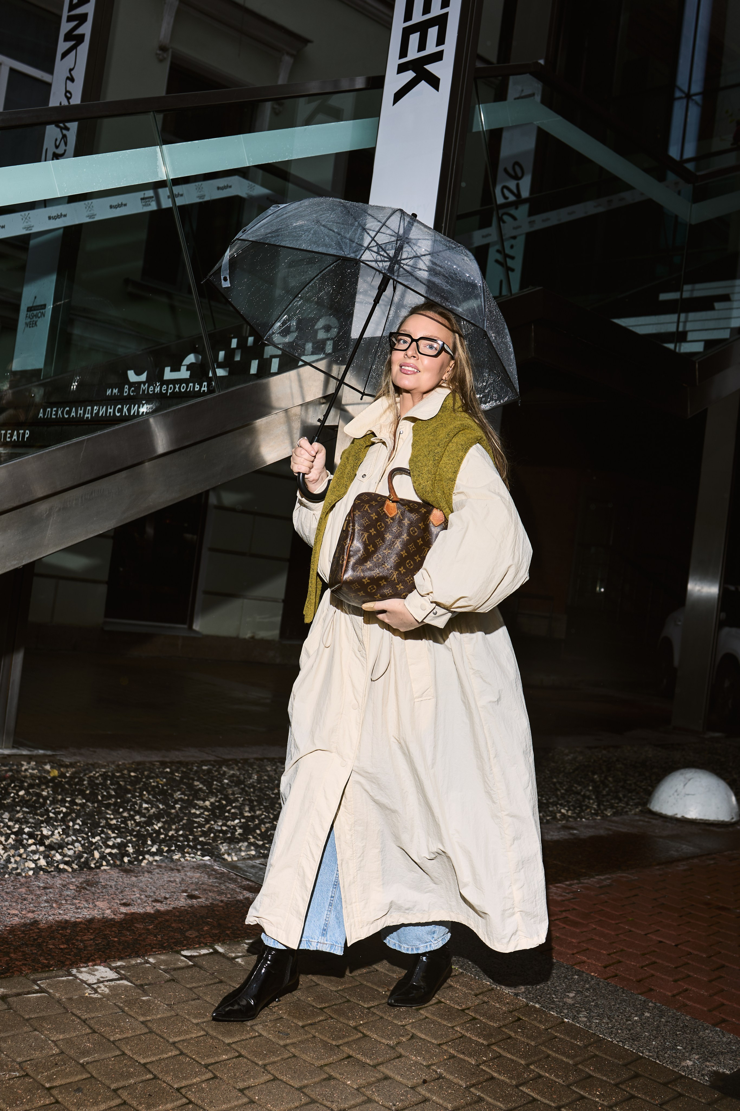 SPbFW’26 fall street. Приветствую, я Стефания. Снимаю в Петербурге. Провожу клиентские съёмки в стиле fashion