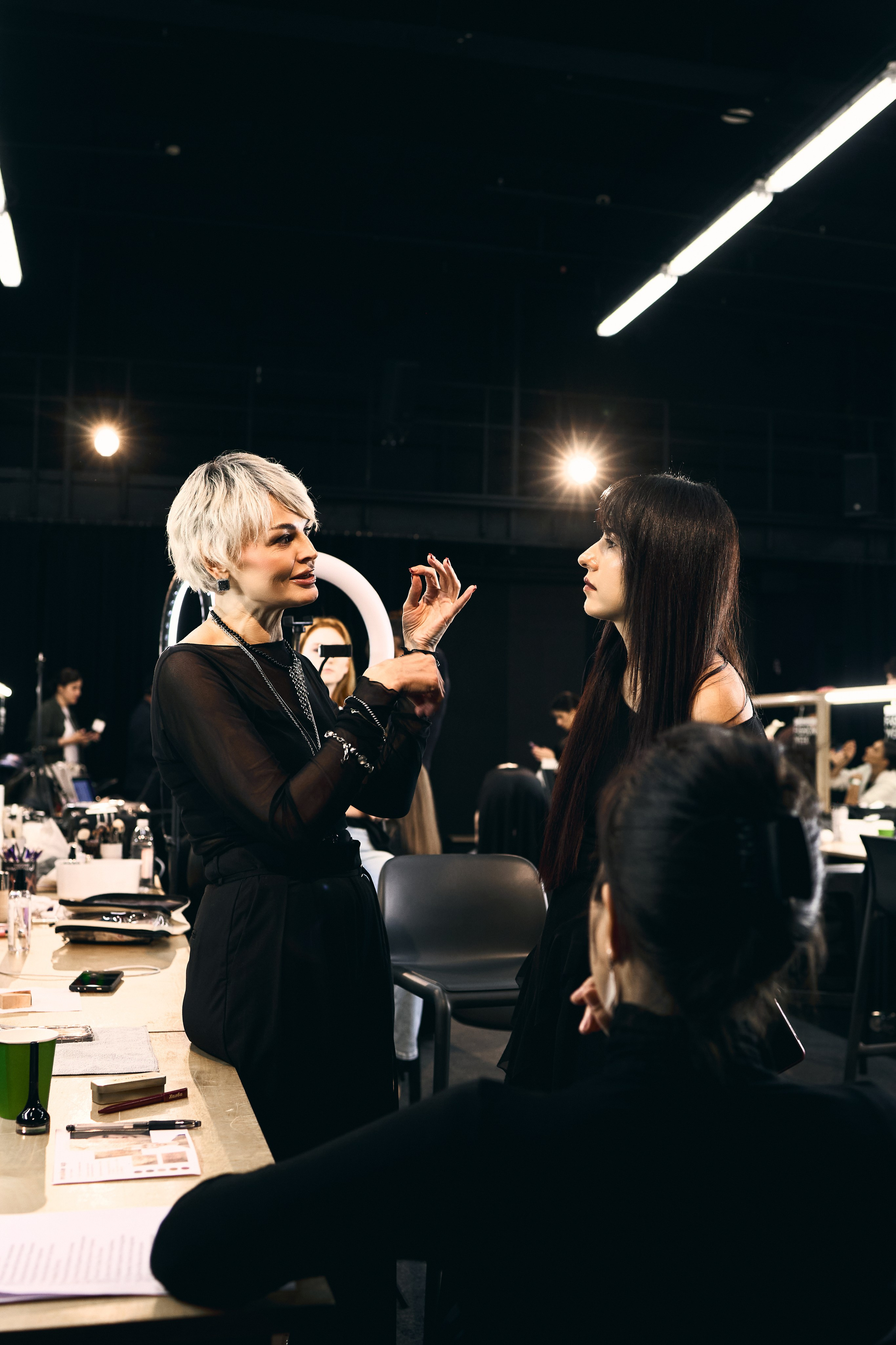 SPbFW’26 Backstage 9 oct. Приветствую, я Стефания. Снимаю в Петербурге. Провожу клиентские съёмки в стиле fashion