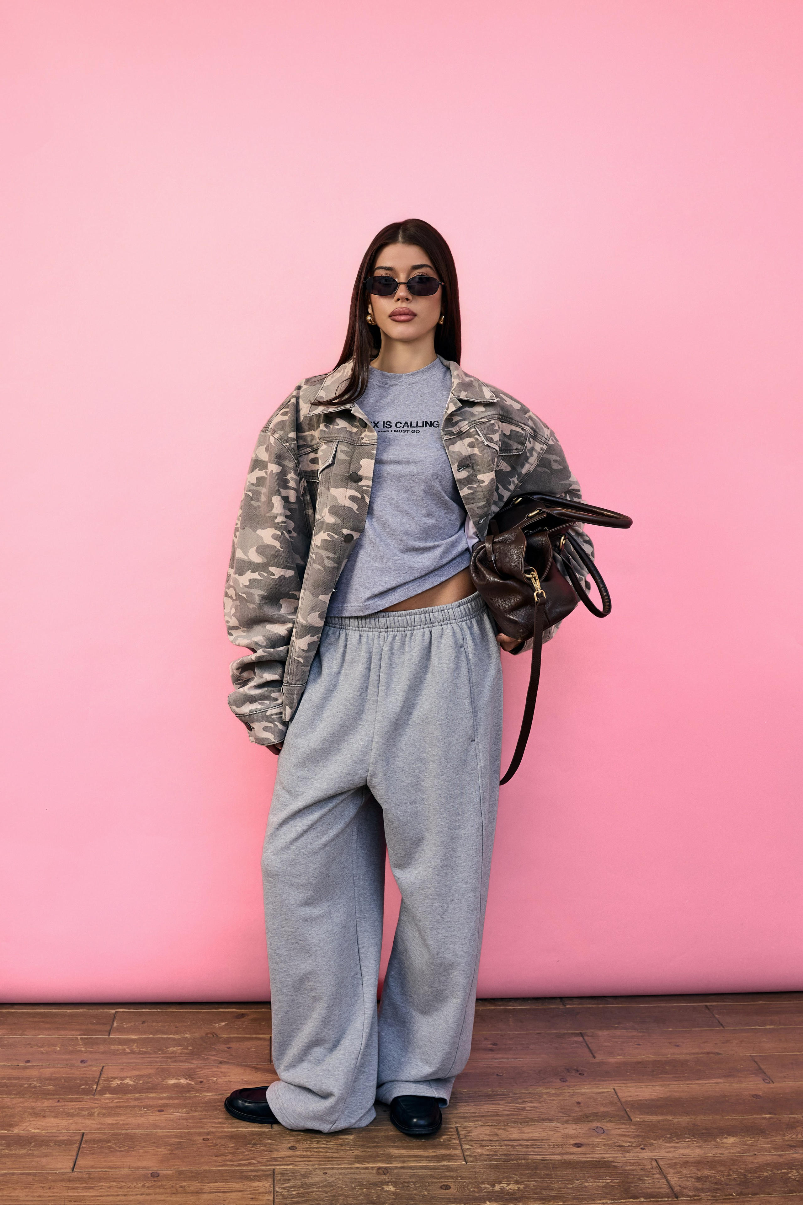 What to buy. Приветствую, я Стефания. Снимаю в Петербурге. Провожу клиентские съёмки в стиле fashion