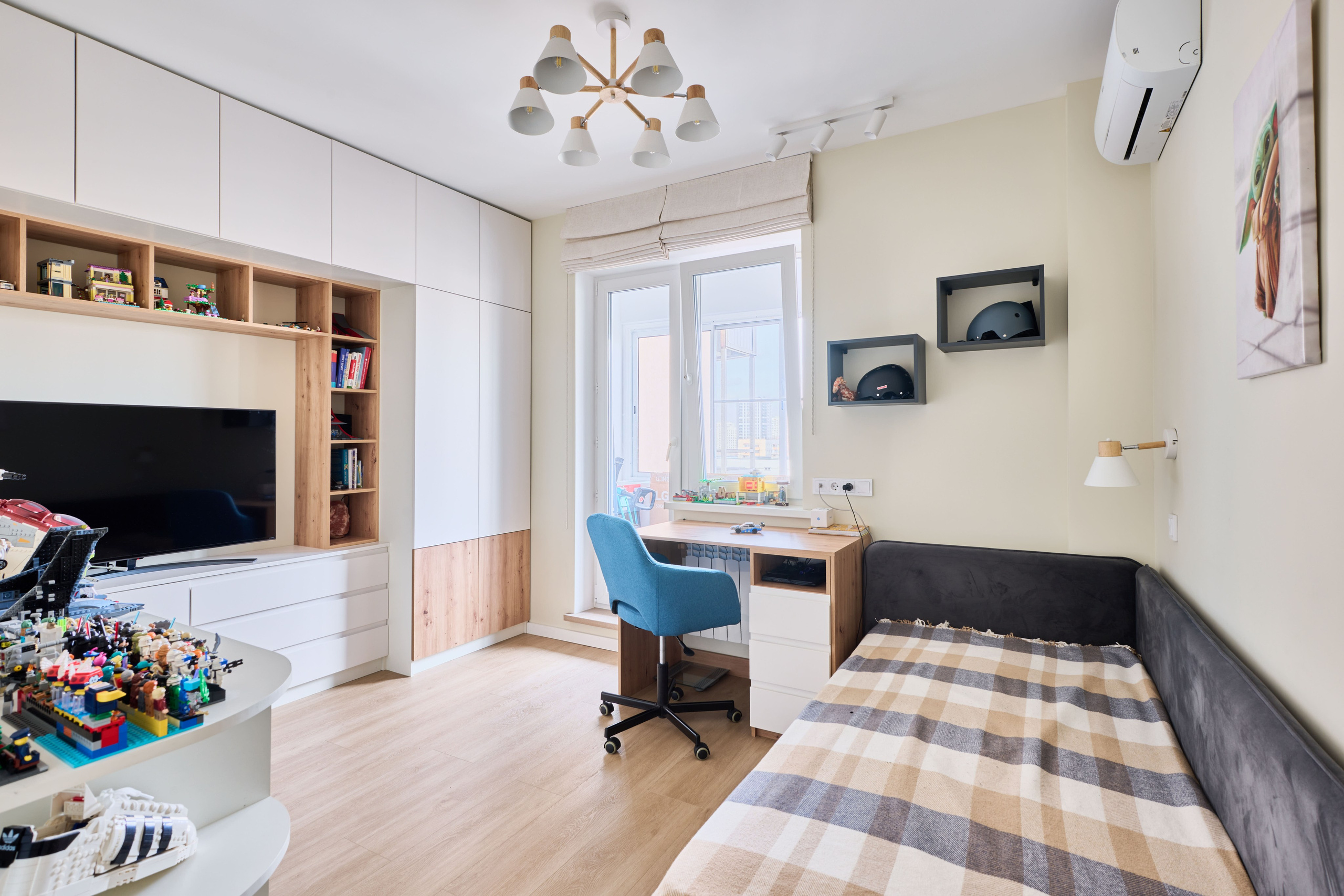 На улице Юных Ленинцев. Никита Хохловский фото и видео продакшн