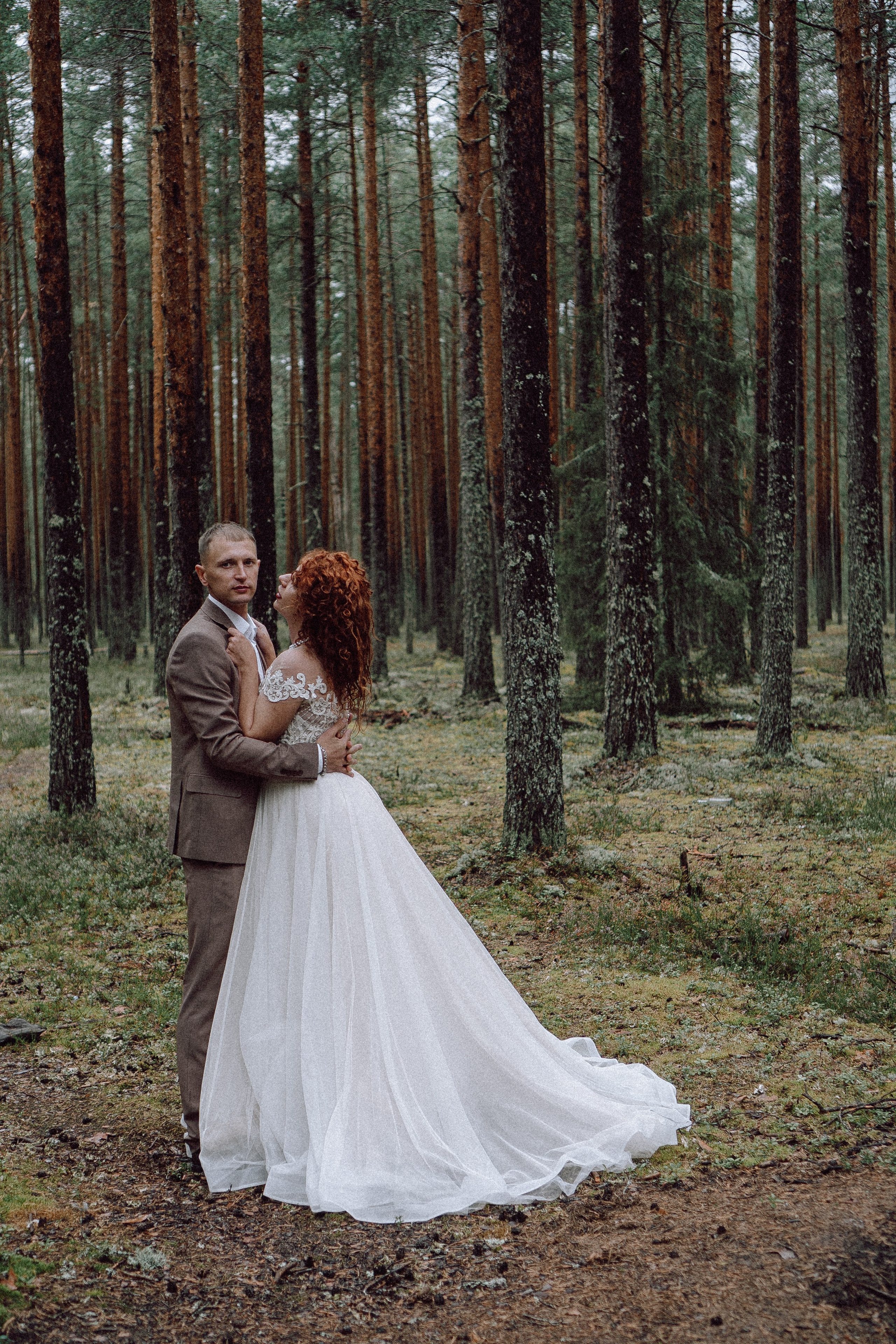 СВАДЕБНАЯ ФОТОСЕССИИЯ ПАРЫ В ГОРОДЕ ПРИОЗЕРСК В СОСНОВОМ ЛЕСУ И С ПИКАПОМ. Профессиональный фотограф, Санкт-Петербург — Виктория Богомолова