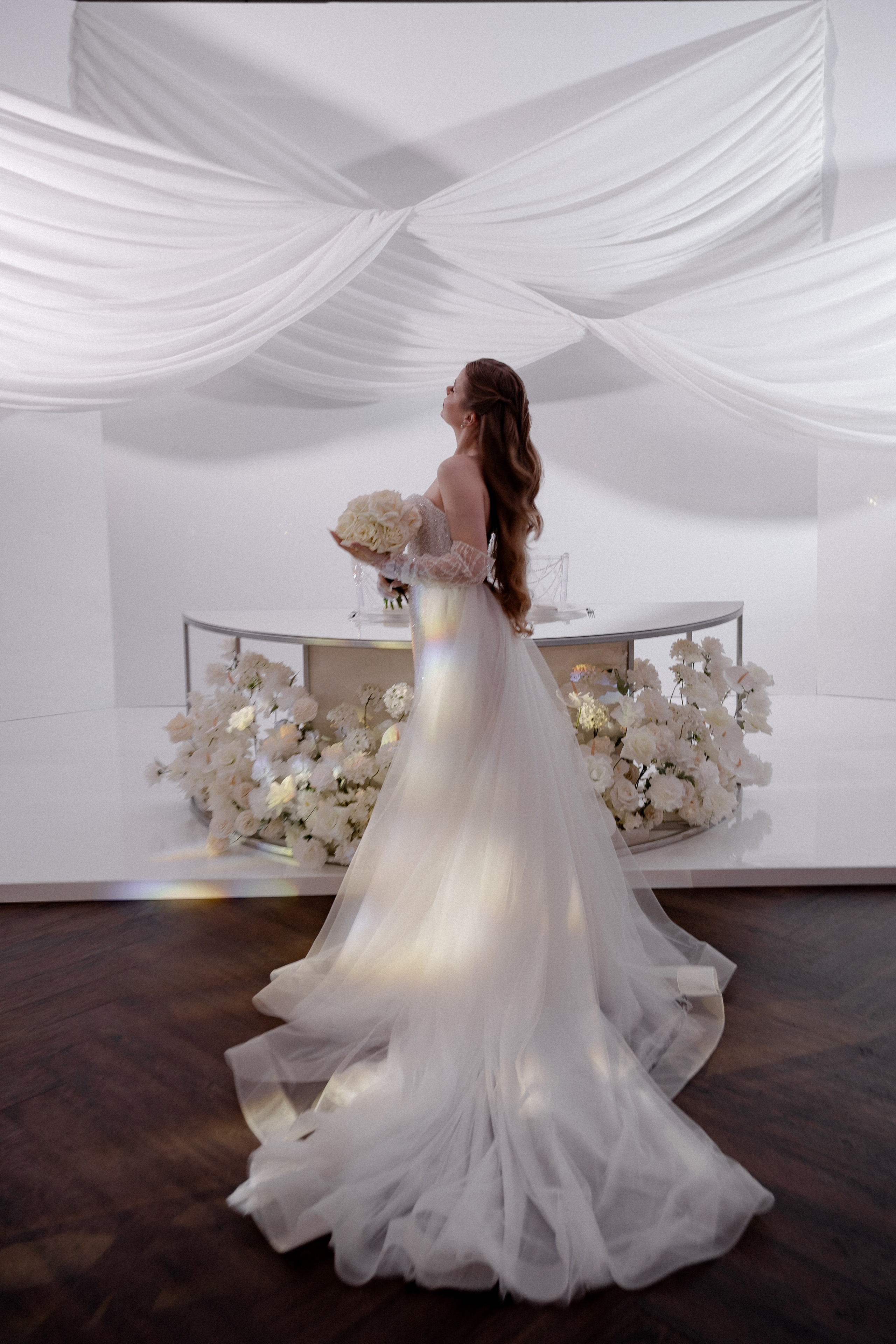 СВАДЕБНАЯ СЬЕМКА СБОРОВ В ОТЕЛЕ И ВЫЕЗД НА ЦЕРЕМОНИЮ (СНЯТО В СИБИРЕ В НИЖНЕВАРТОВСКЕ). Профессиональный фотограф, Санкт-Петербург — Виктория Богомолова