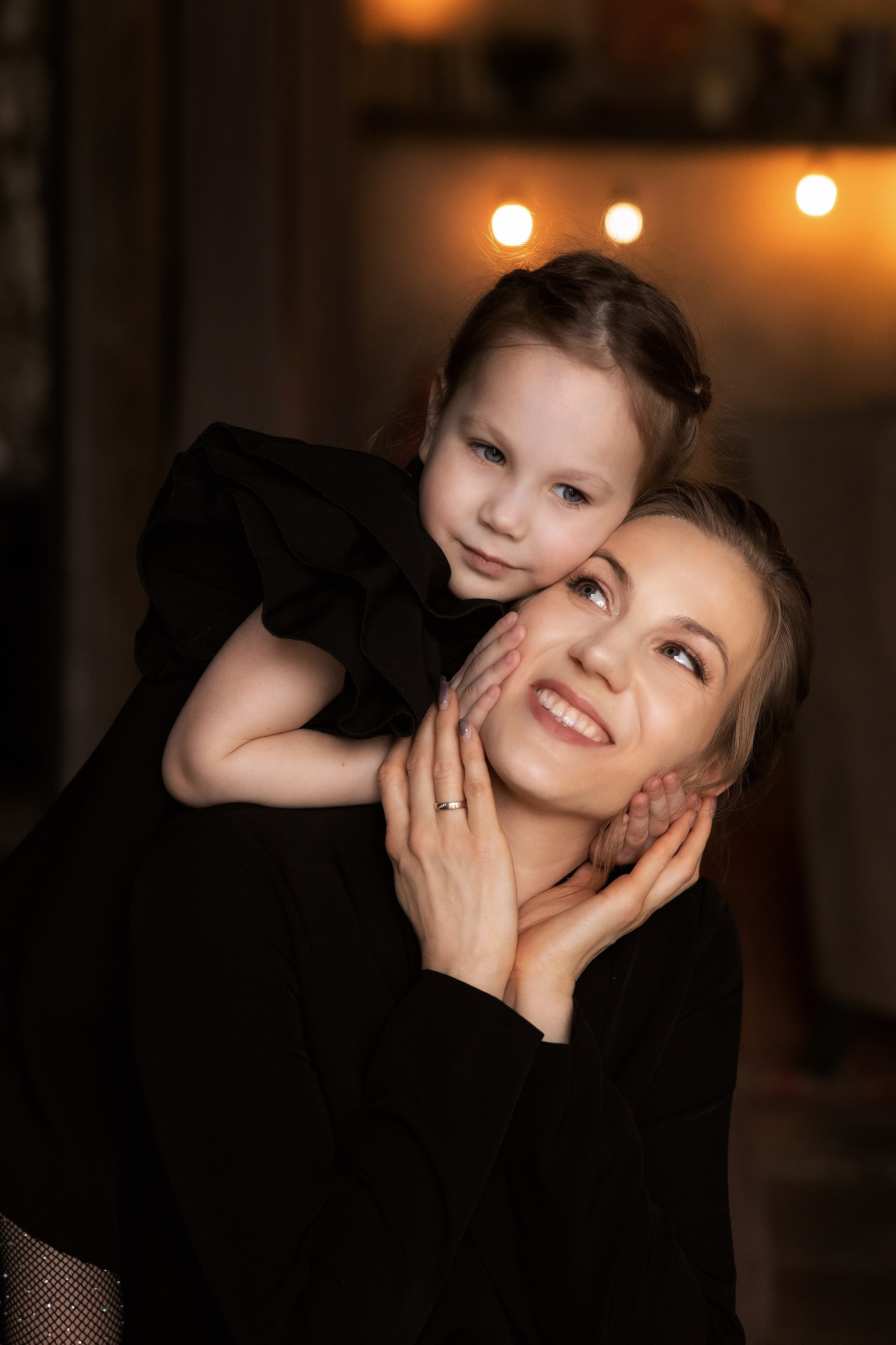 Семейная фотосессия для двух сестер Юлии и Натальи. Семейный фотограф в Москве