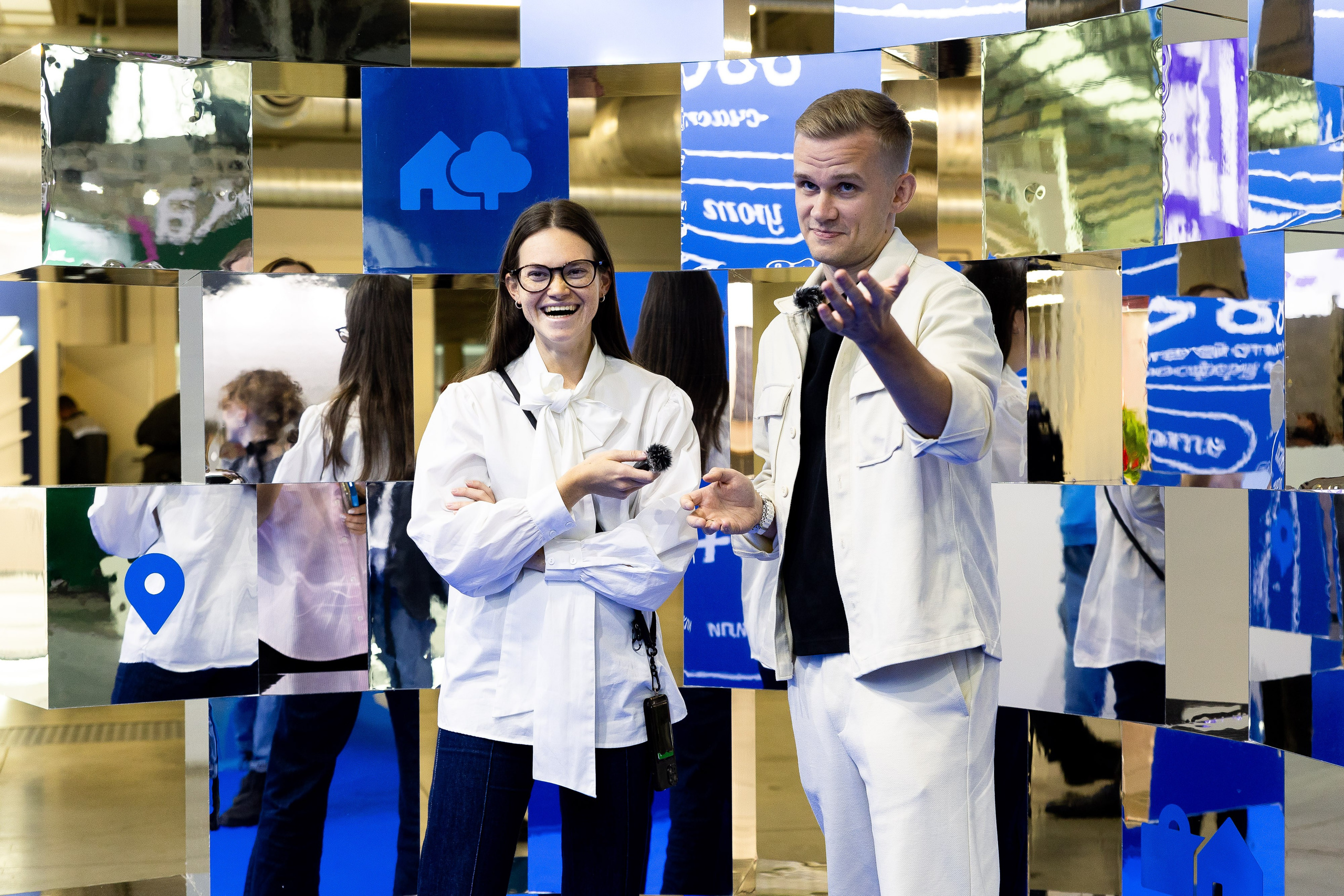 100+ (разные стенды). Фотограф Родион Нарудинов