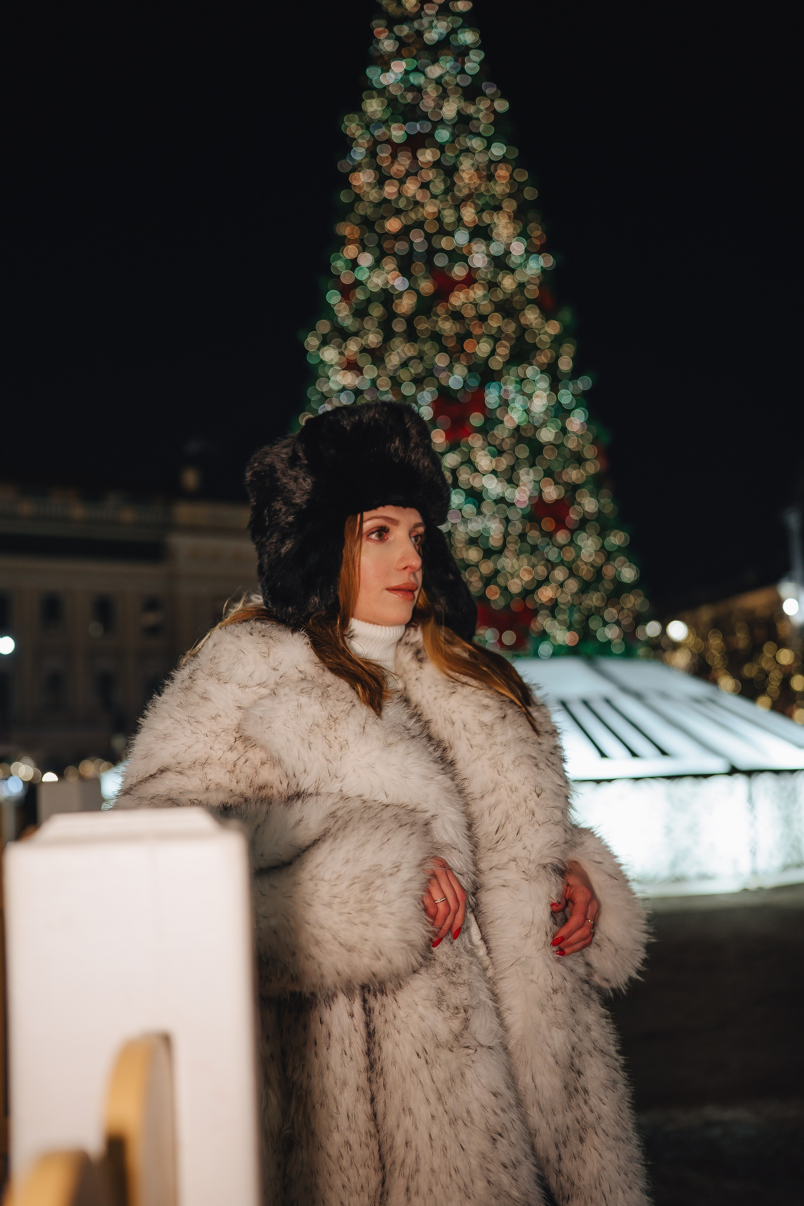 ПРОГУЛКА НА МАНЕЖНОЙ ПЛОЩАДИ ДЛЯ ДЕВУШКИ ПЕРЕД НОВЫМ ГОДОМ (НОВОГОДНЯЯ ФОТОСЕССИИЯ НА МАНЕЖНОЙ ПЛОЩАДИ). Профессиональный фотограф, Санкт-Петербург — Виктория Богомолова