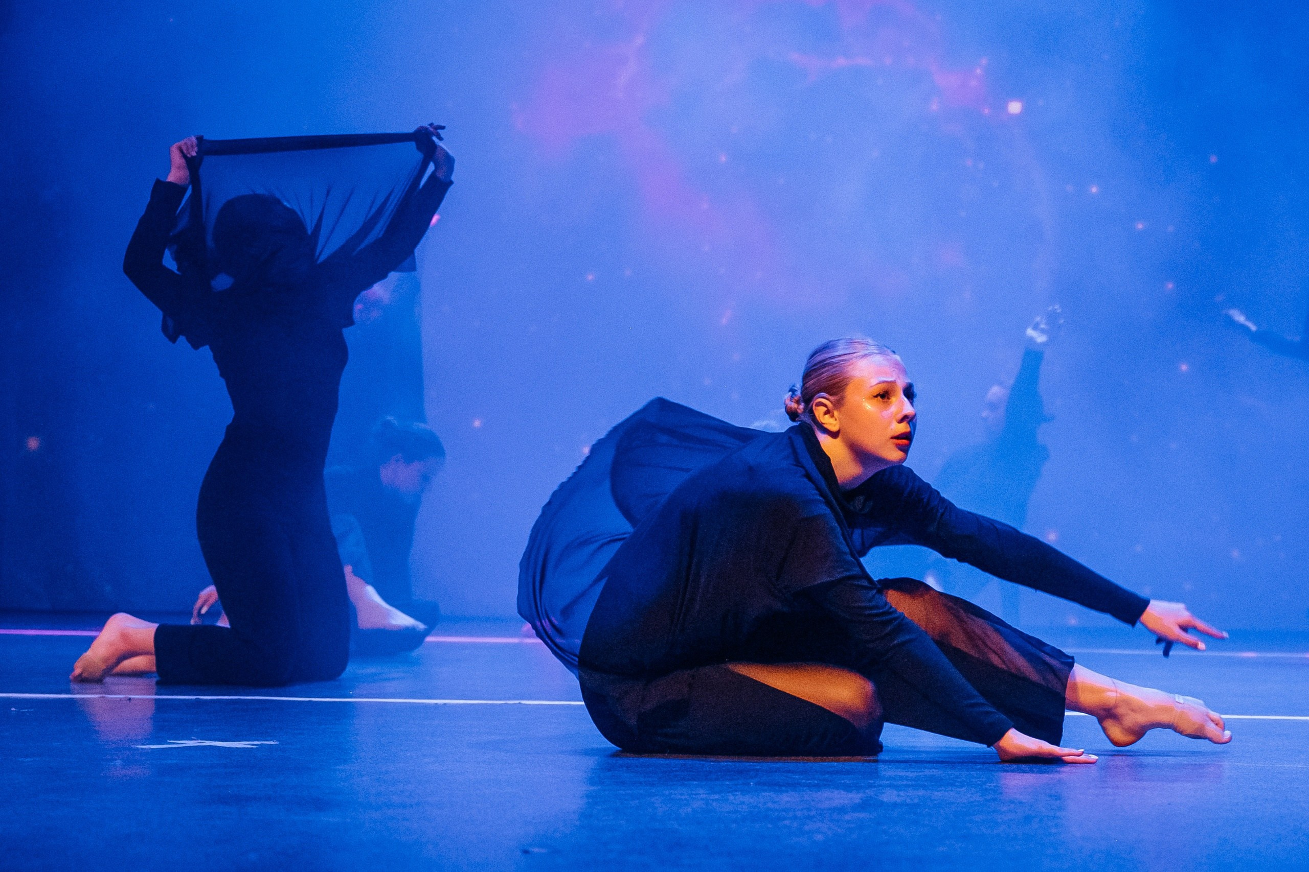 Танцы. Фотограф Елена Рогашкова