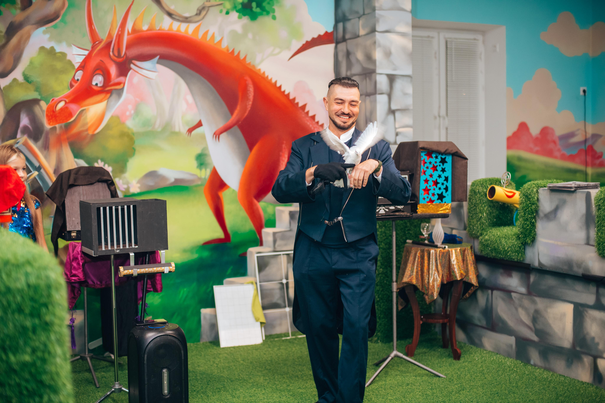 Фокусник. Семейный Центр Развлечений в Щелково