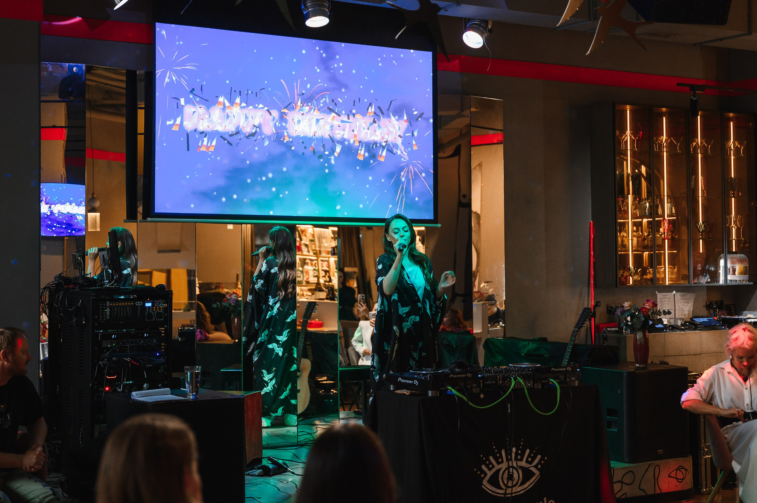 День рождения в формате выступления. Wedding and family photographer USA