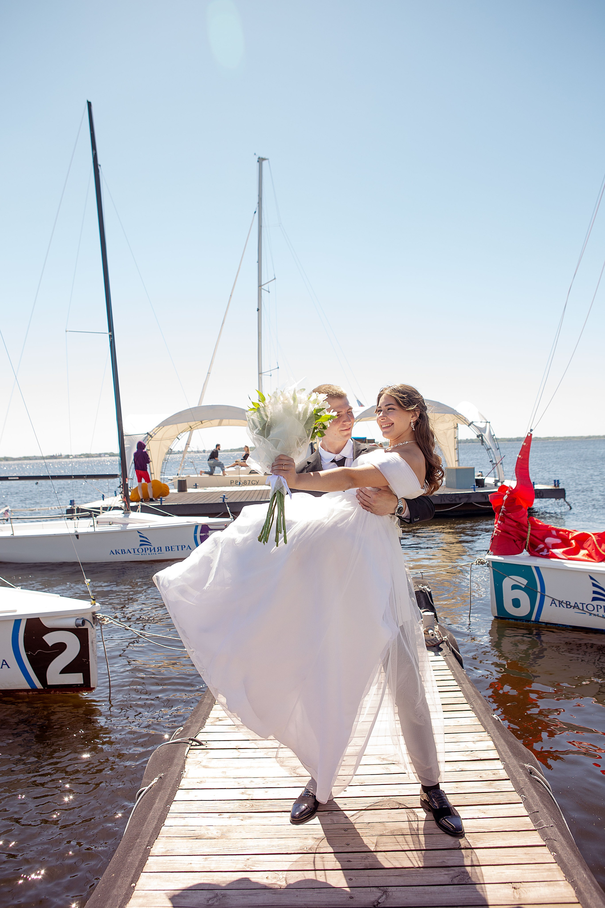 Свадебная фотосессия на пироне: Дарья и Артём. Свадебный и предметный фотограф Ренат Каламперов