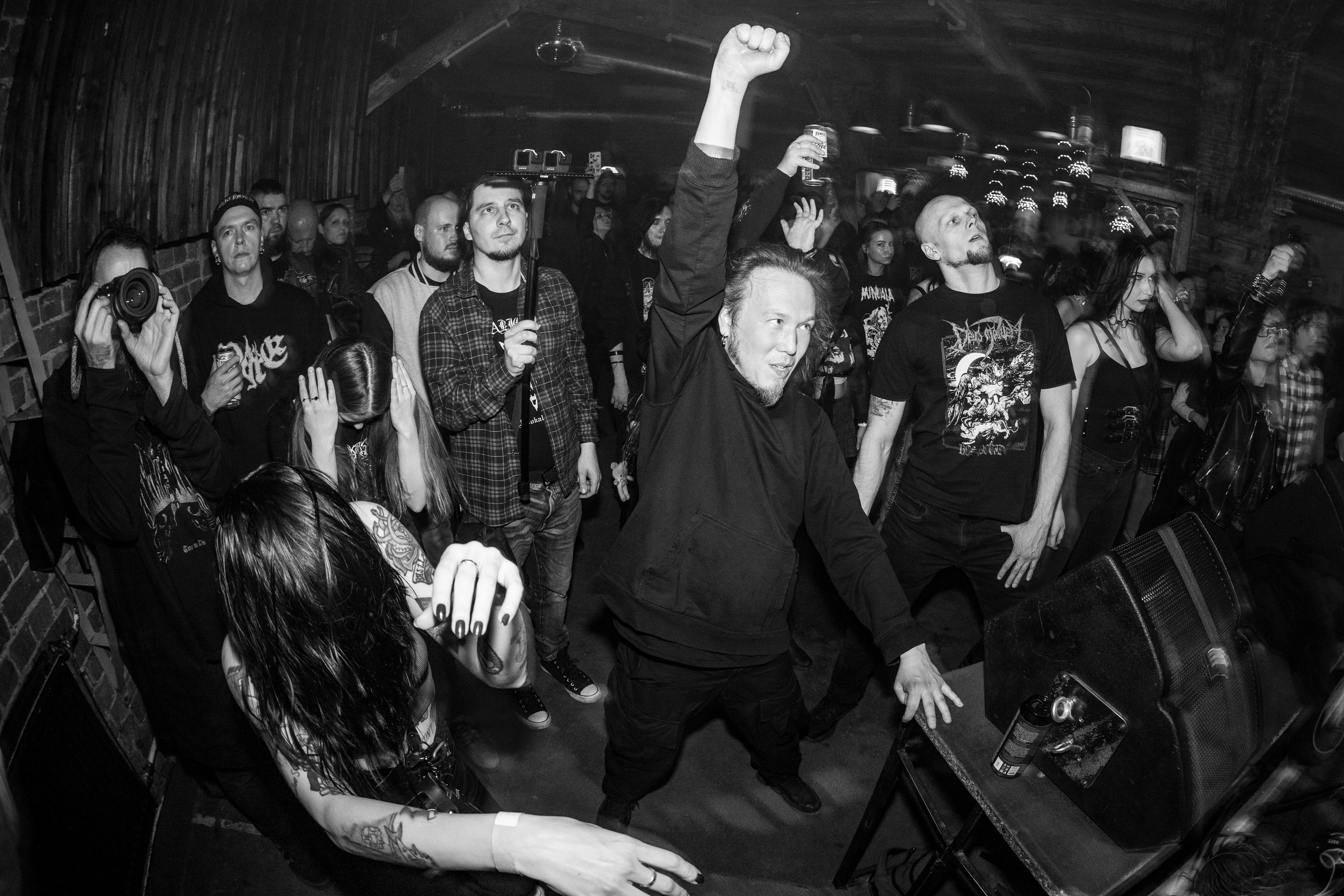 ИЛ • Minuala • Khlad|Цоколь 2.0. Концертный и репортажный фотограф в Санкт-Петербурге Слава Пахомов