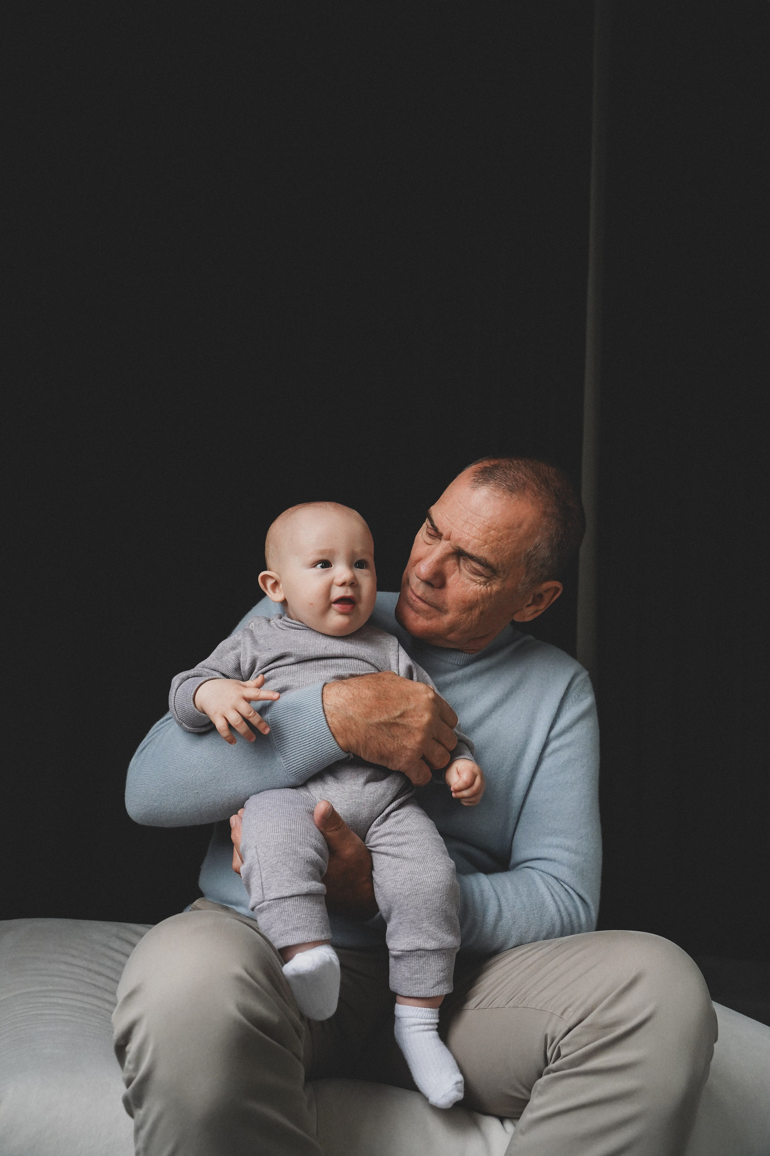 Семейная фотосессия в студии. Семейный и женский фотограф в Краснодаре Анастасия Приймак