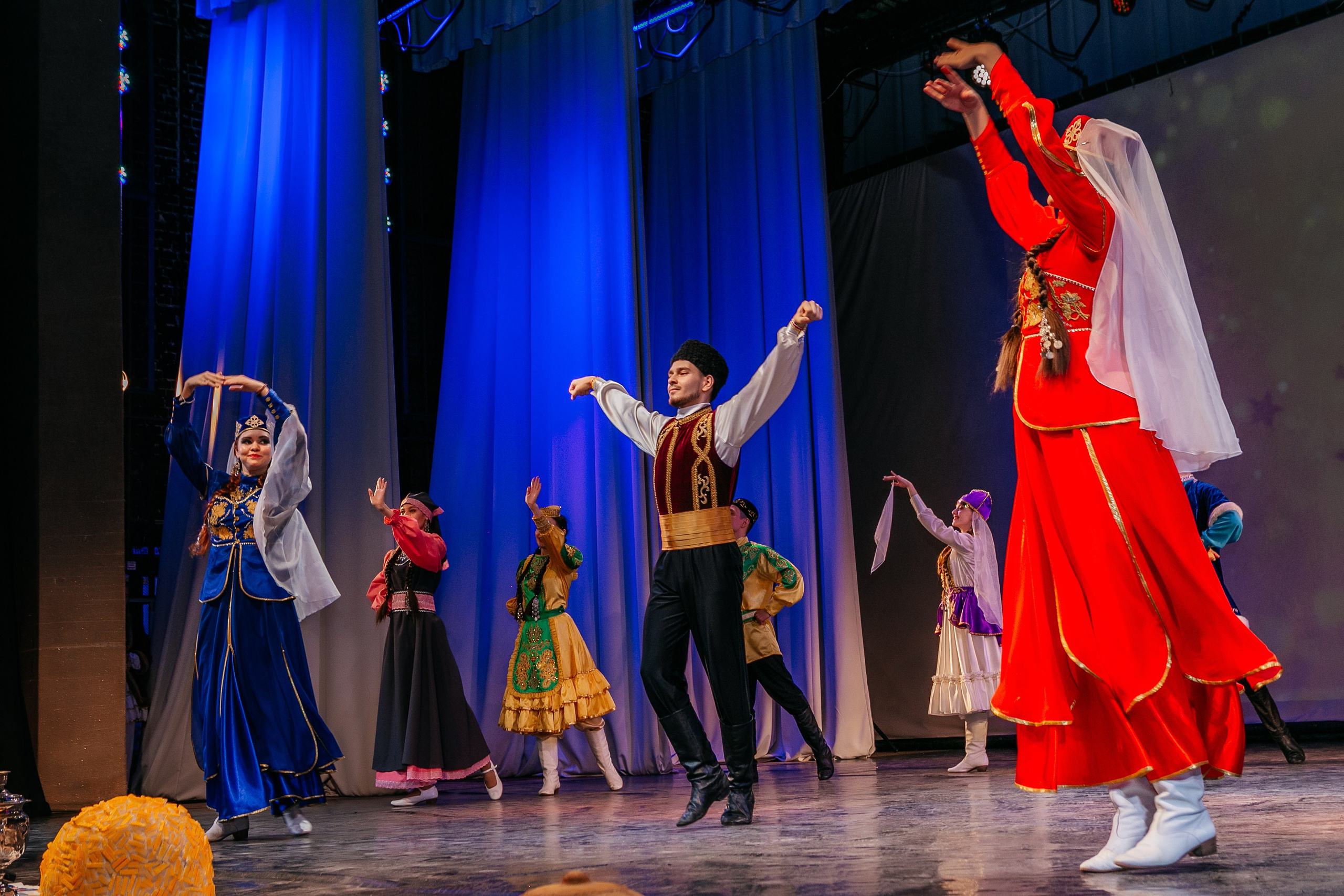 Межрегиональный фестиваль «Сибирские звезды». Контент фотограф, съемка для маркетплейсов, фуд съемка и репортажи в Новосибирске Ралия Галеева