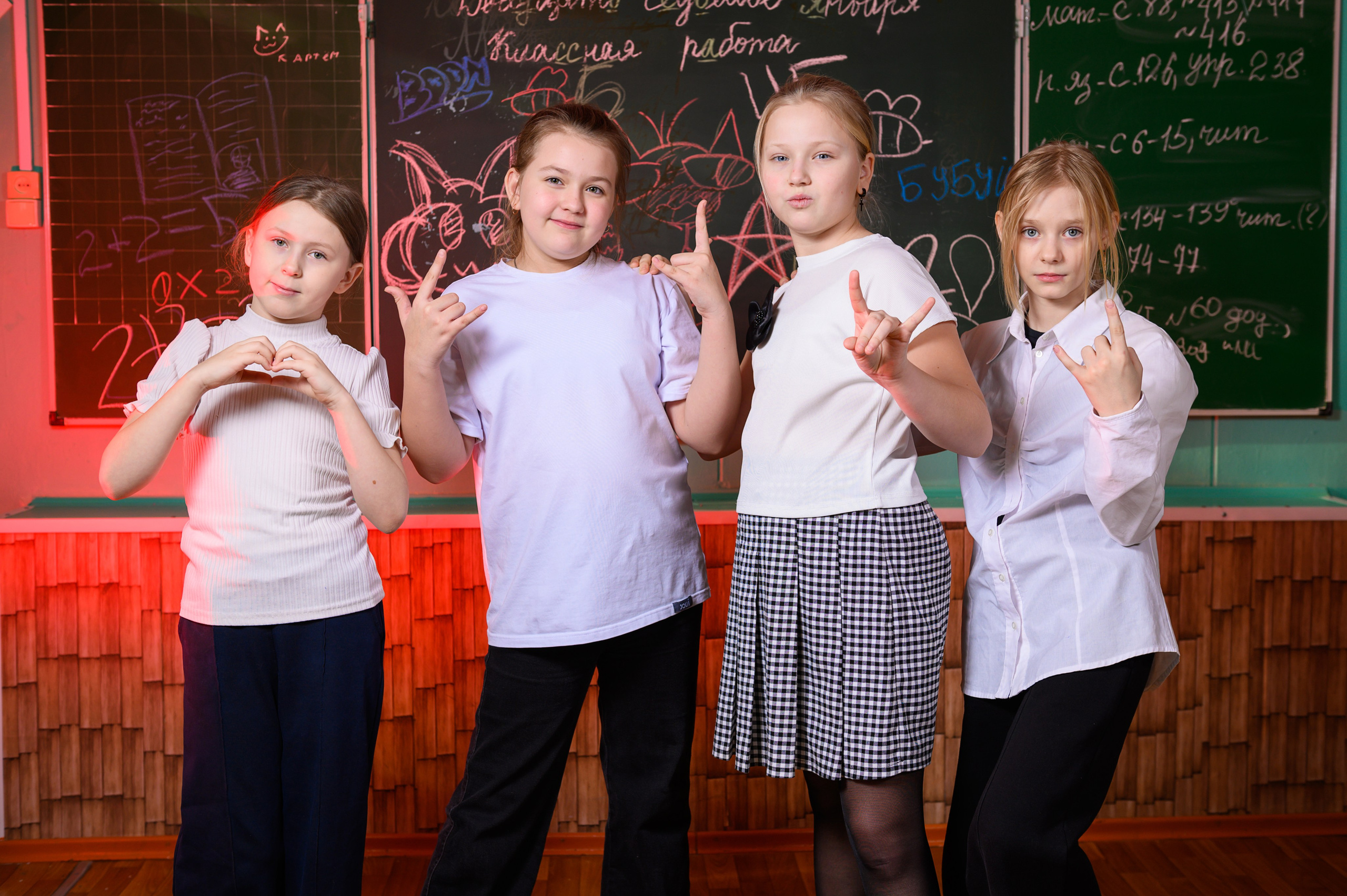 Школьная фотосъемка для выпускного альбома 4 класса. Выпускные альбомы Искитим Бердск Новосибирск