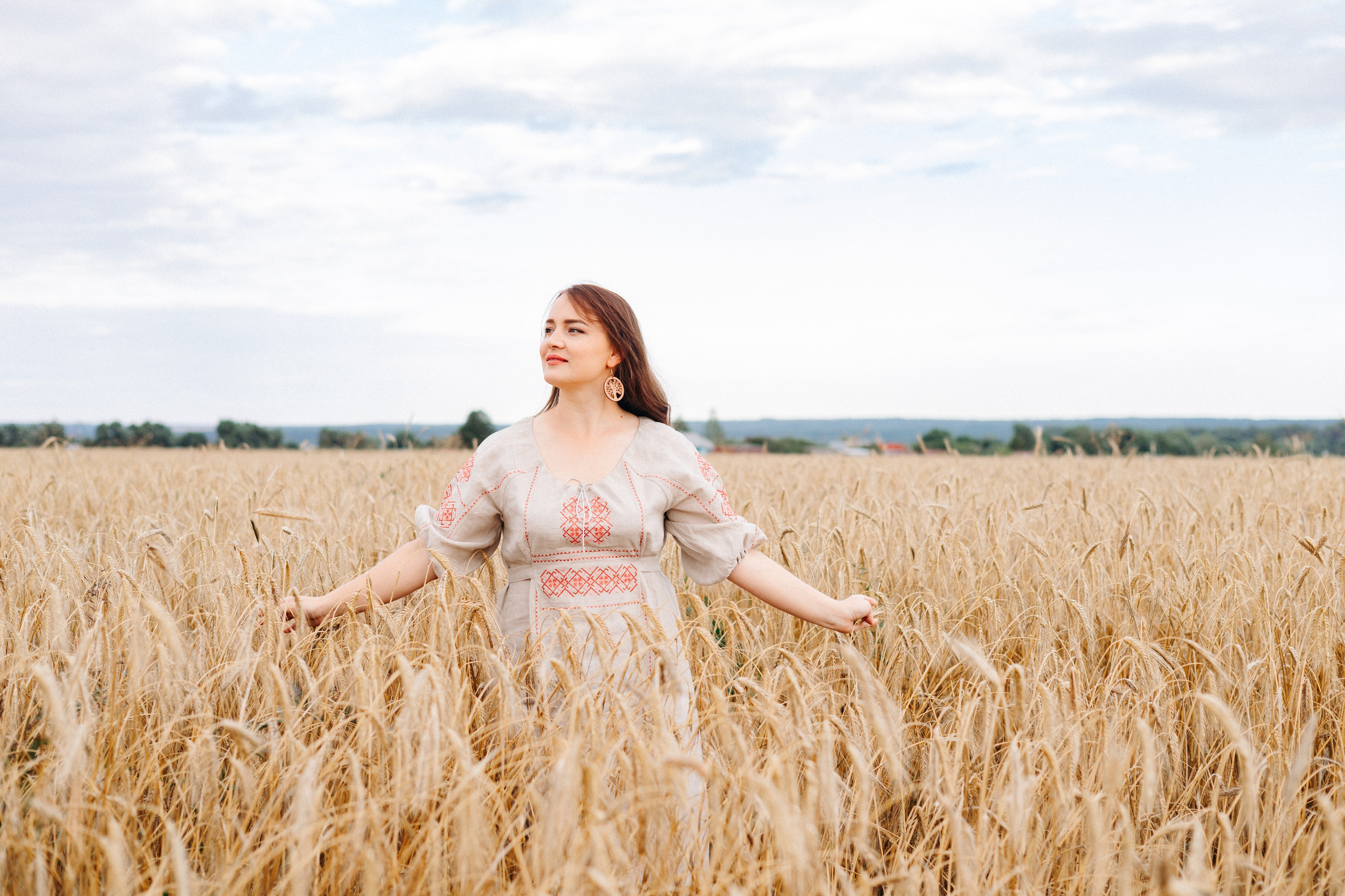 Оксана в пшеничном поле. Ваш фотограф