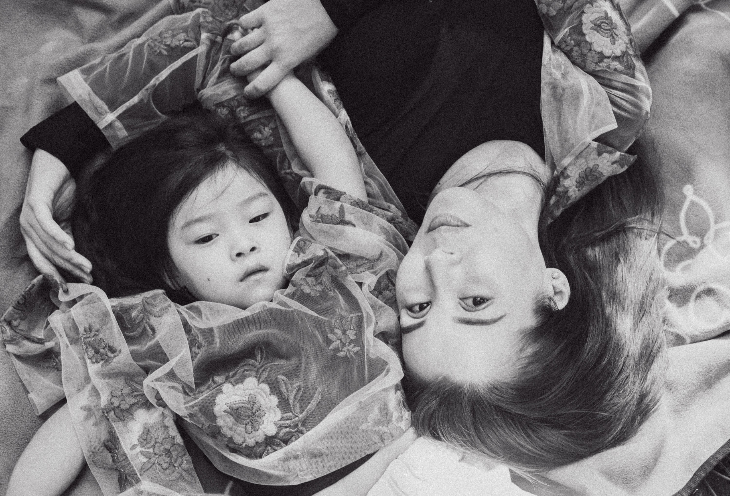 Летняя прогулка мамы и дочери. Фотограф Наталья Гончарова. Снимаю живые портреты в Алматы