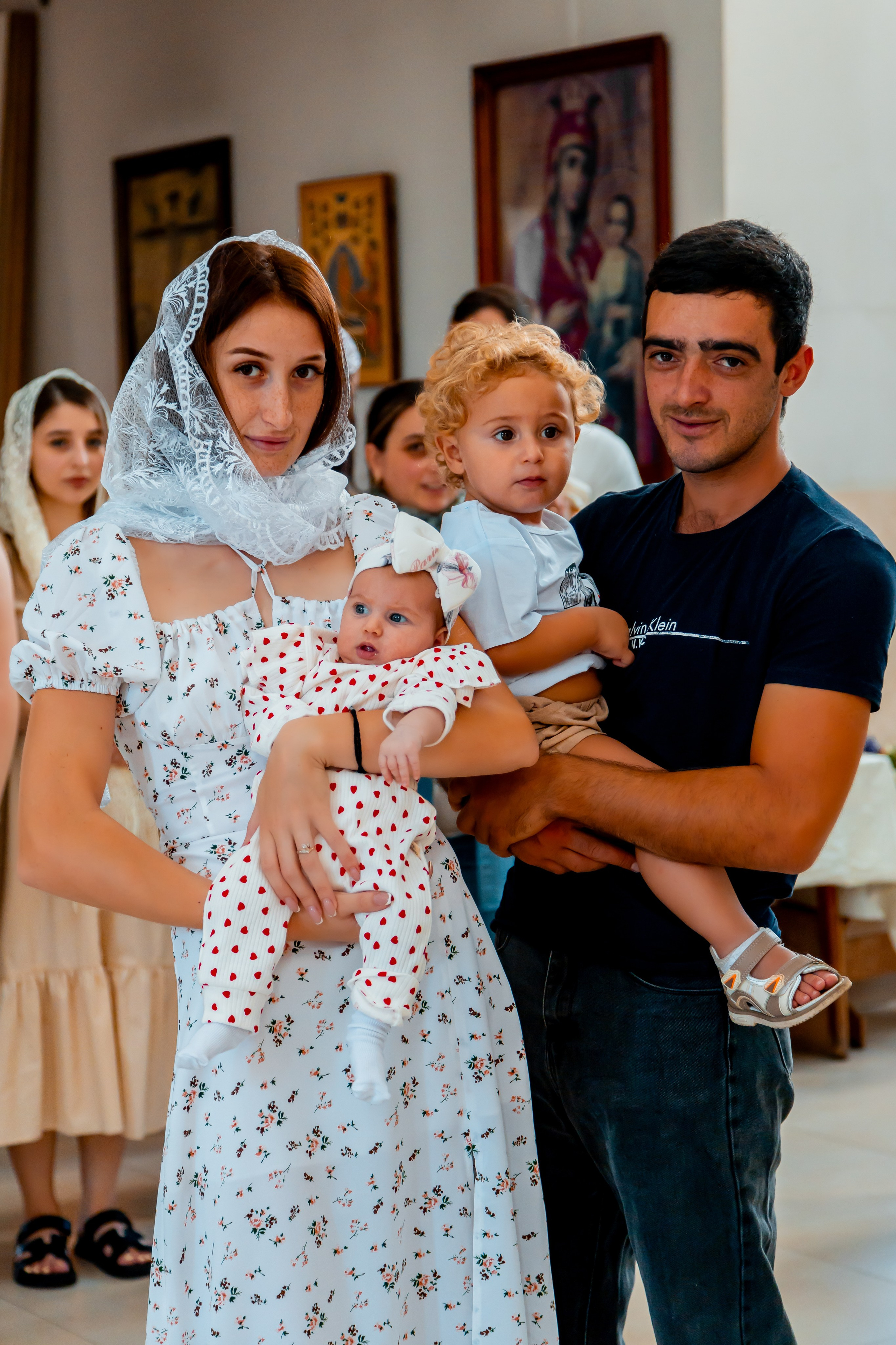 Крещение брата и сестры в храме Апостола Симона Кананита в Лоо. Семейный фотограф в Сочи, Лоо, Дагомысе, Вардане Кучумова Олеся