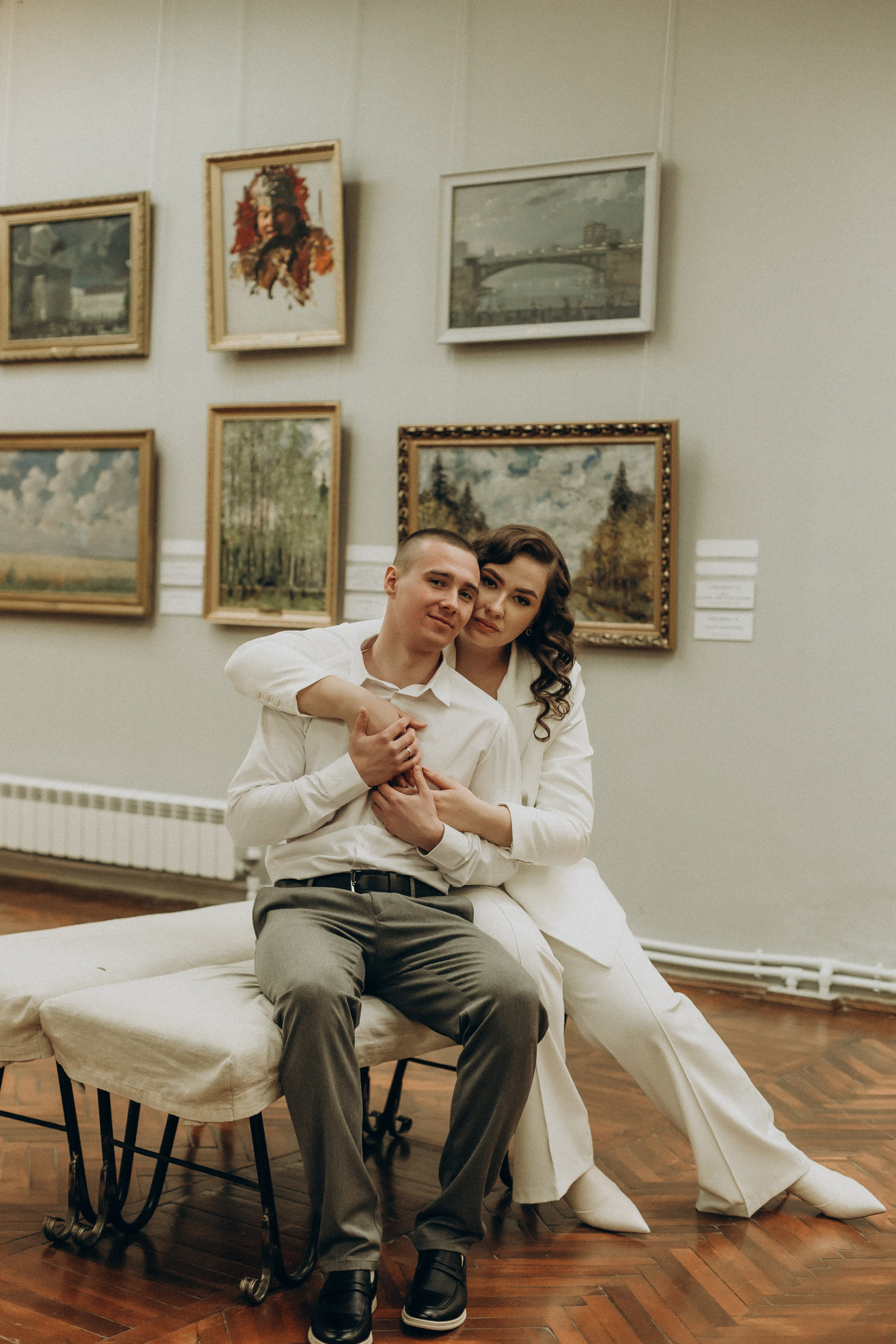 Нежность на фоне искусства. Свадебный фотограф Илья Бринк