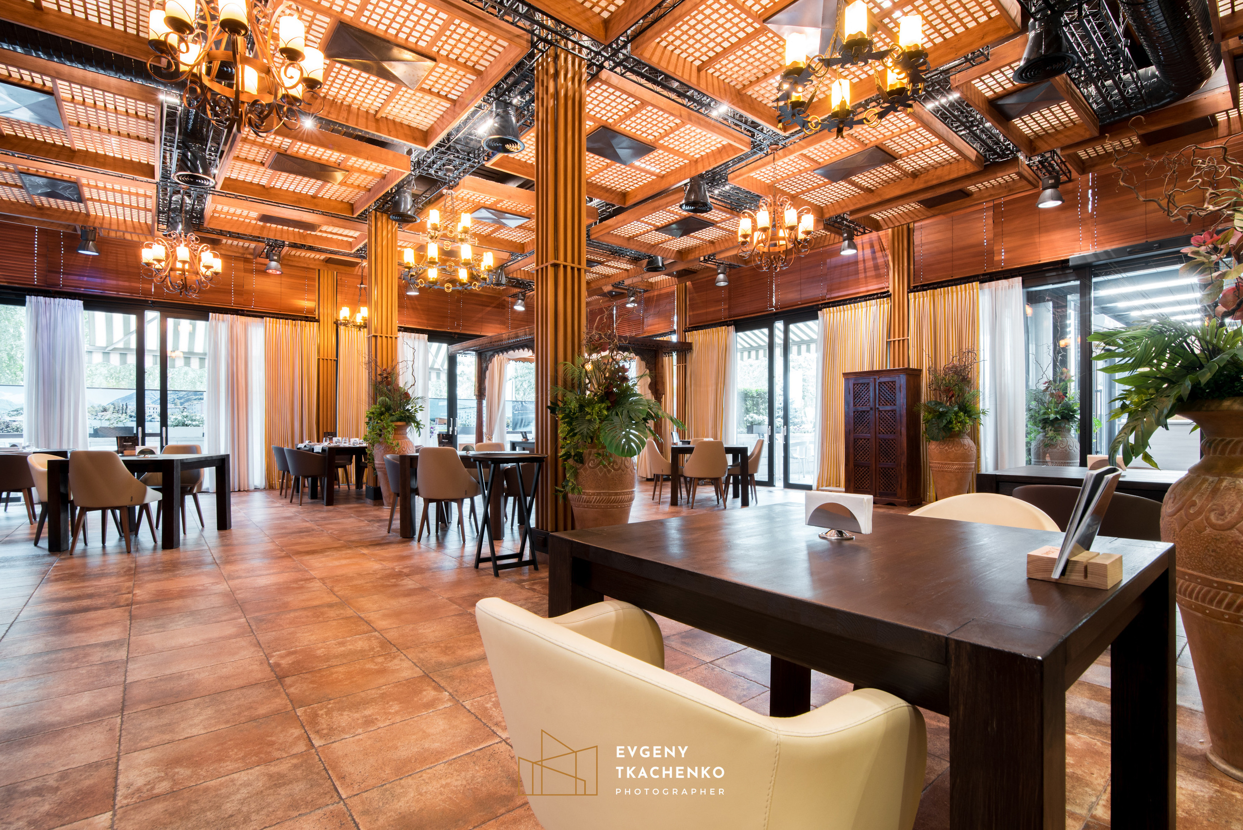 Ресторан «Lugano». Архитектурный и интерьерный фотограф в Казахстане