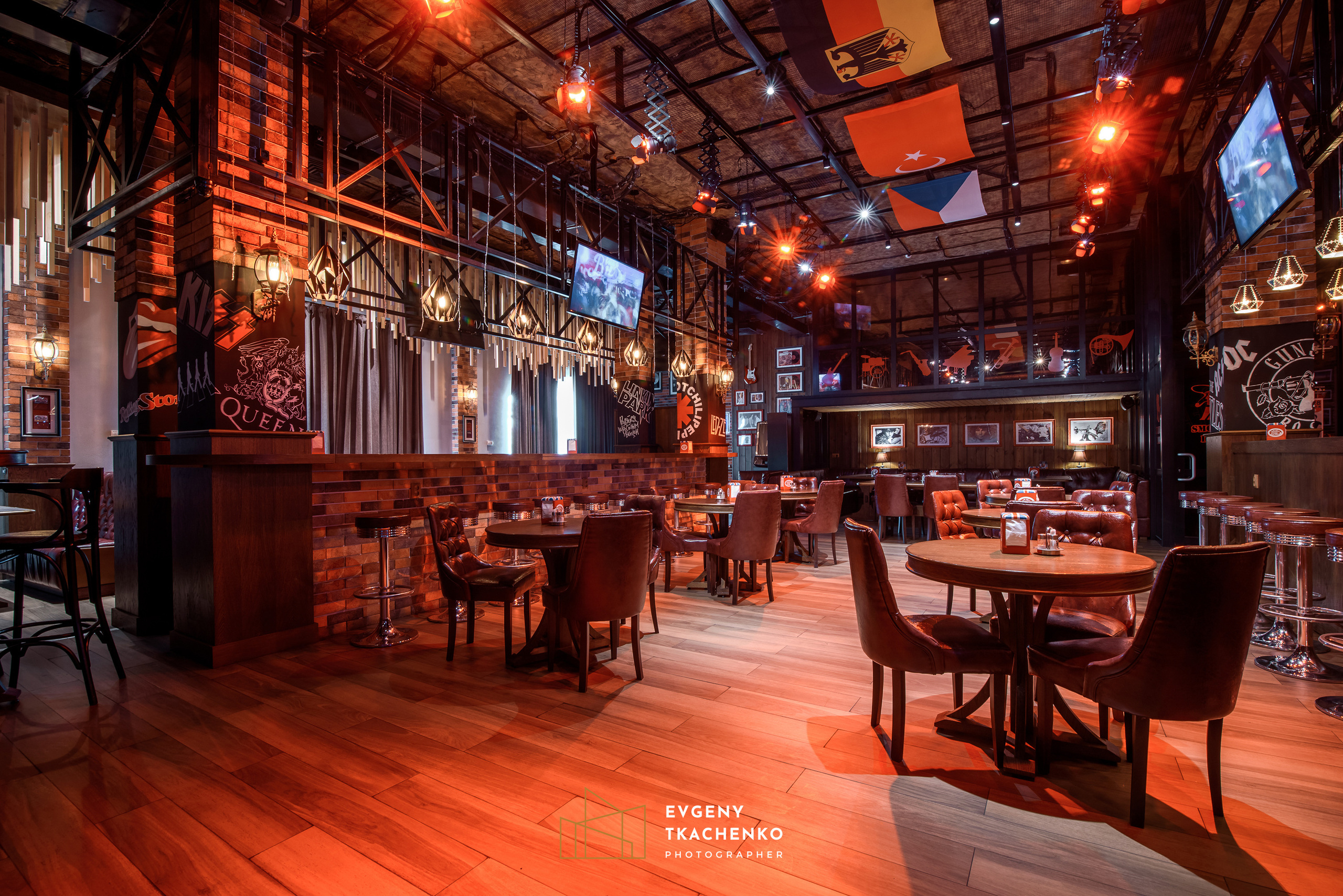 Бар «The Bus». Архитектурный и интерьерный фотограф в Казахстане