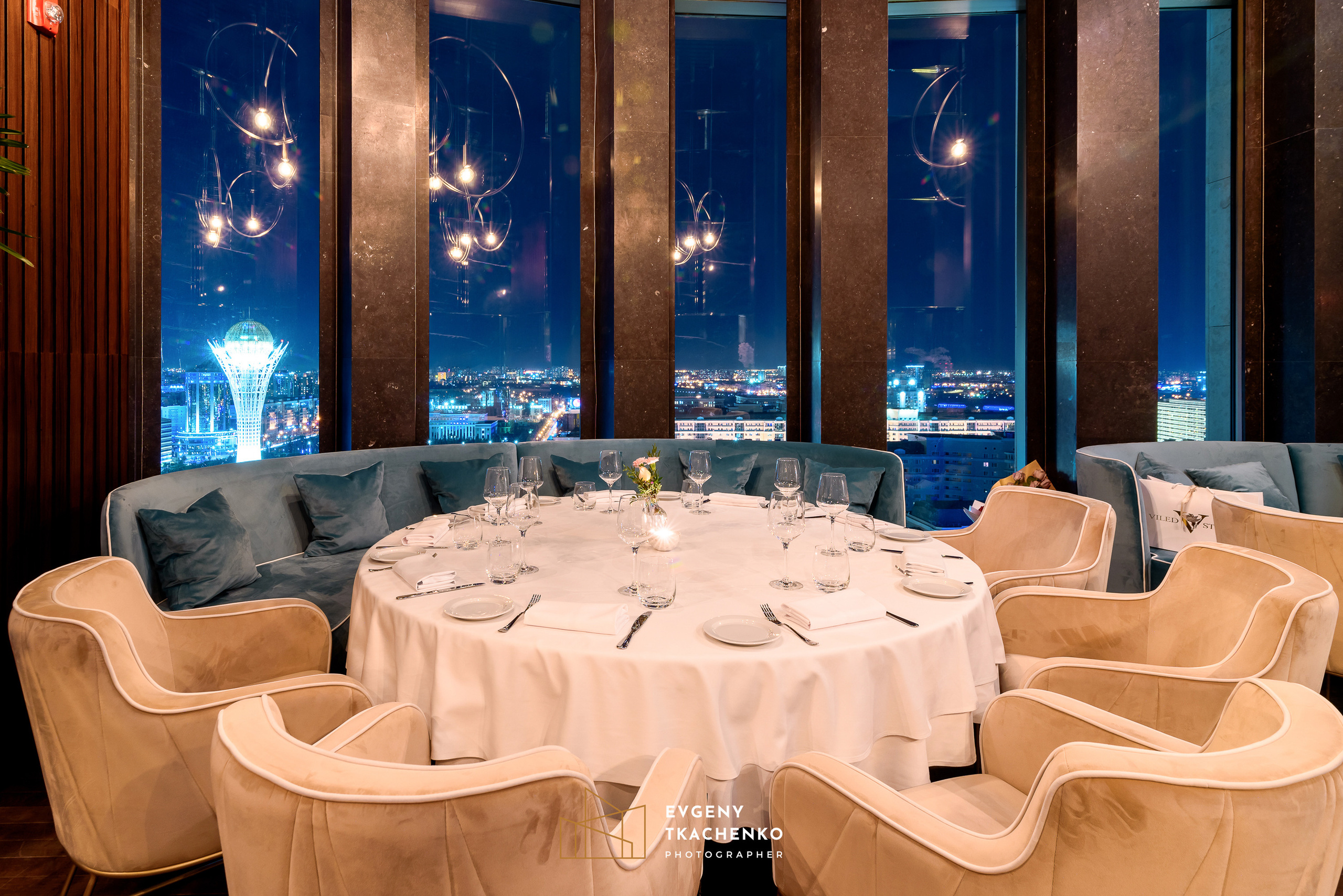 Ресторан «Selfie». Архитектурный и интерьерный фотограф в Казахстане