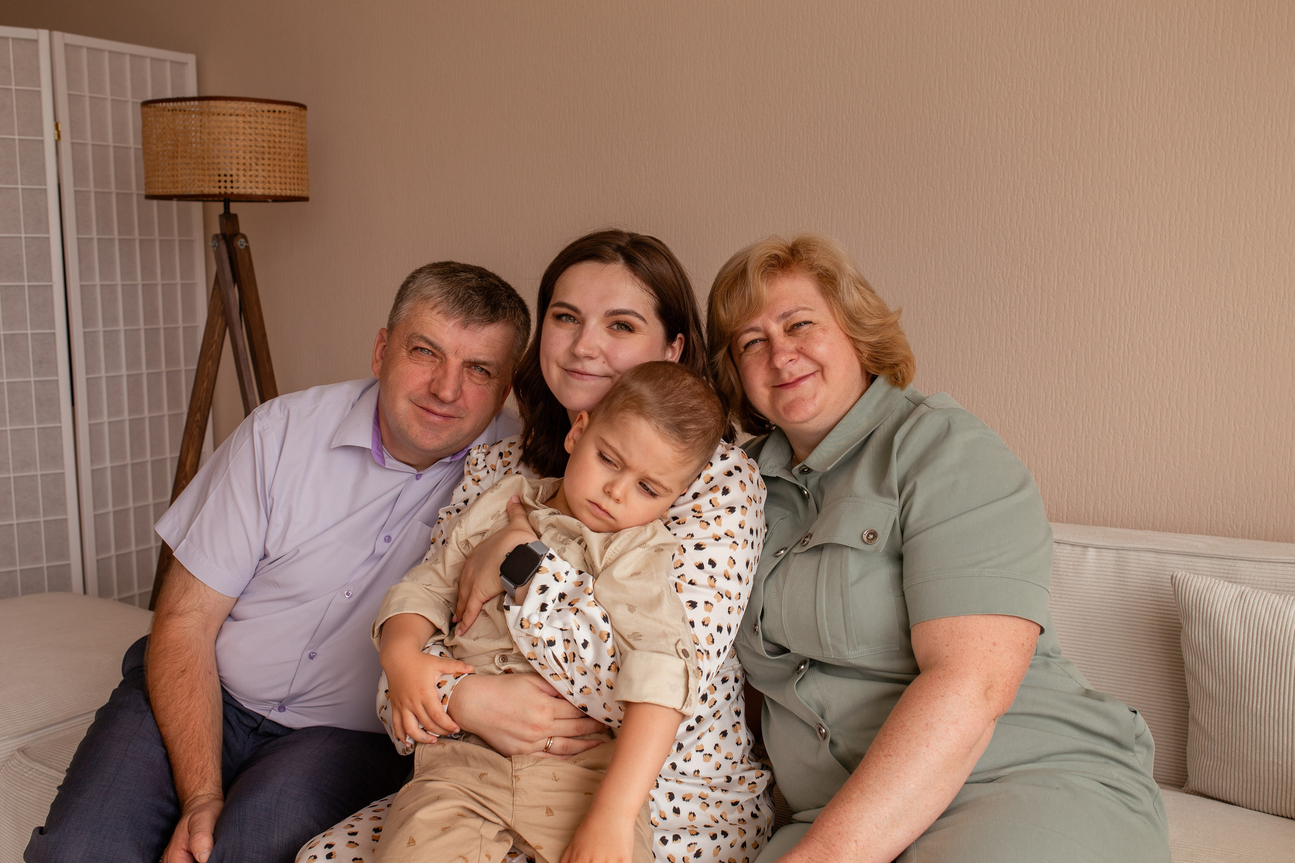 Надежда, Григорий и Ваня с семьёй