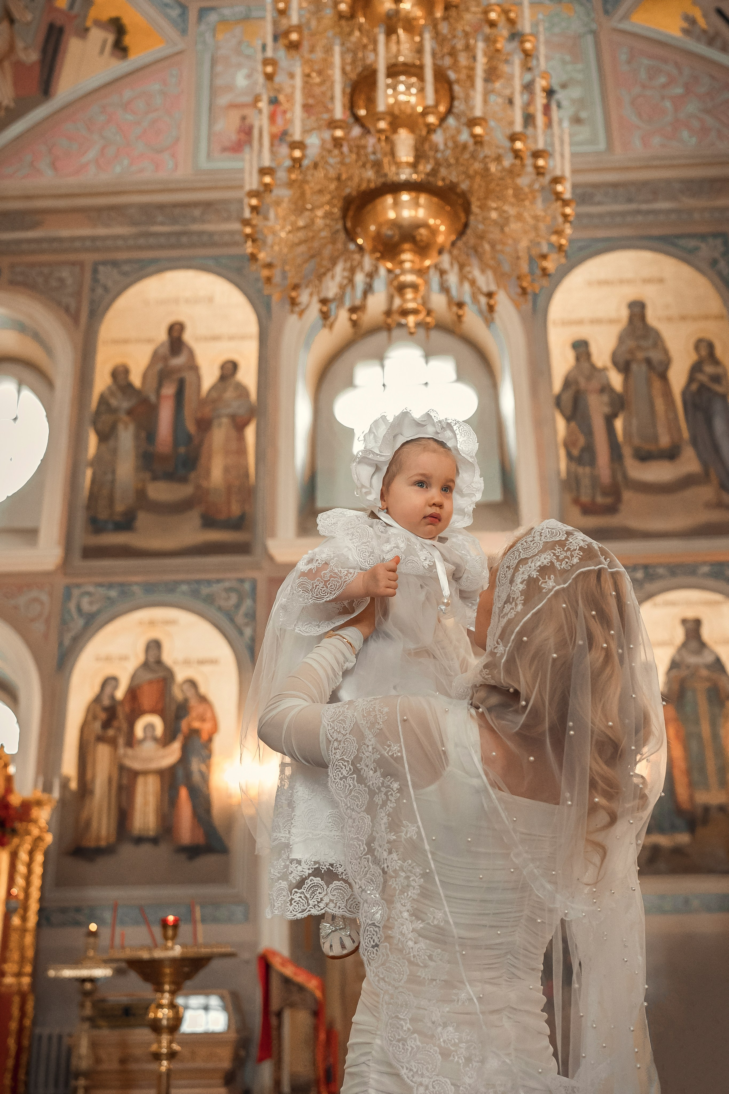 Крещение в Никольском храме в Заяицком. Москва. Семейный фотограф и фотограф на таинства в Москве Юлия Калайджян