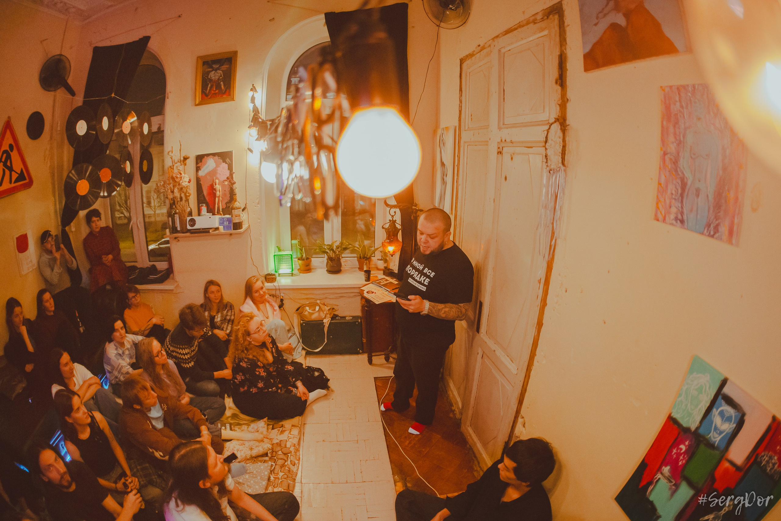 Рома Гонза, Ваня Пинженин, Квартирник у Мищенко, поэты, стихи, совершеннолетие, Санкт-Петербург, Питер, 16.11.2024, SergDor, 16 ноября 2024 года, #SergDor