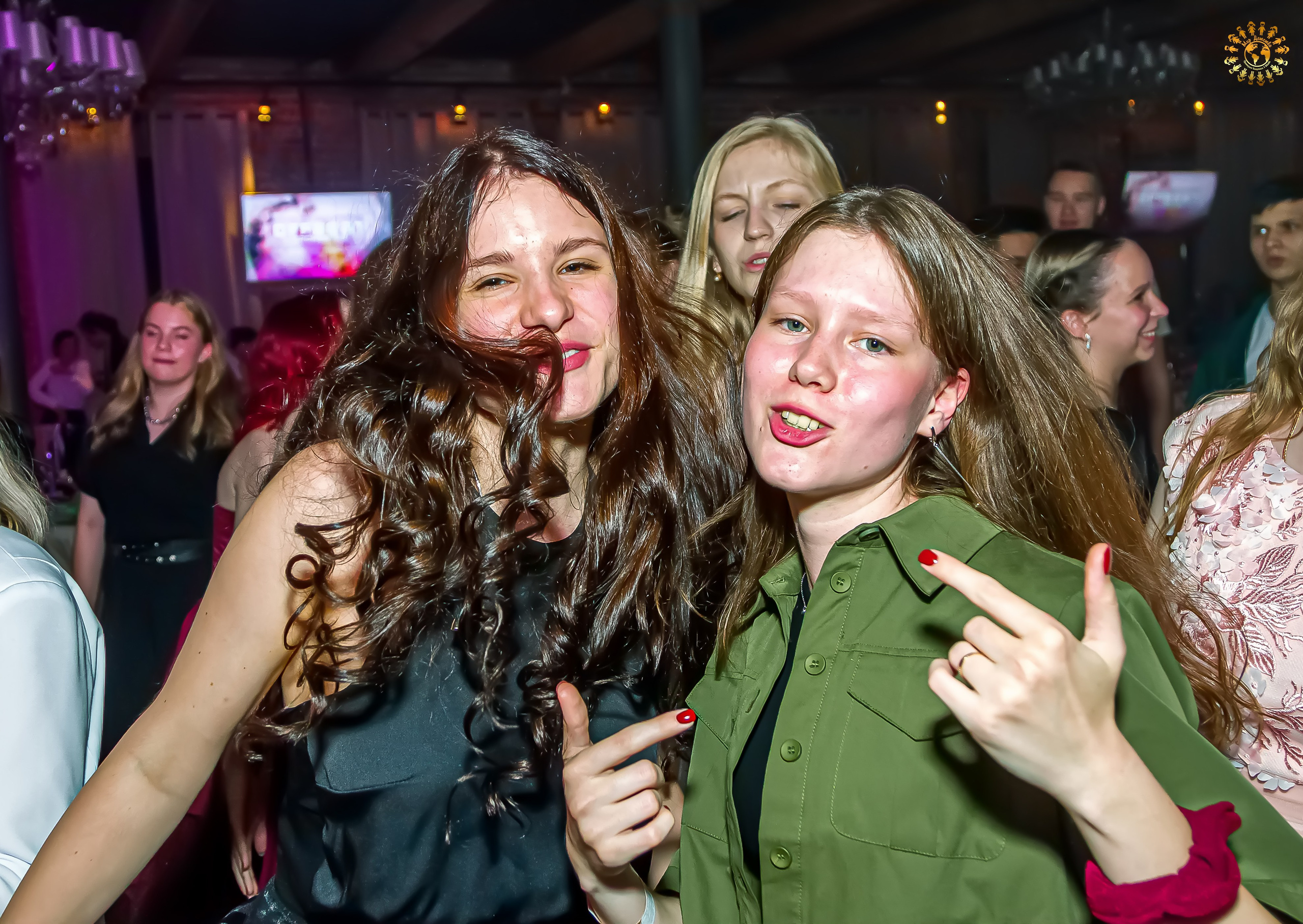 Выпускной 2023 (11-е классы) клуб «Джаггер», Москва. Репортажная съемка в Москве и области. Анималистика