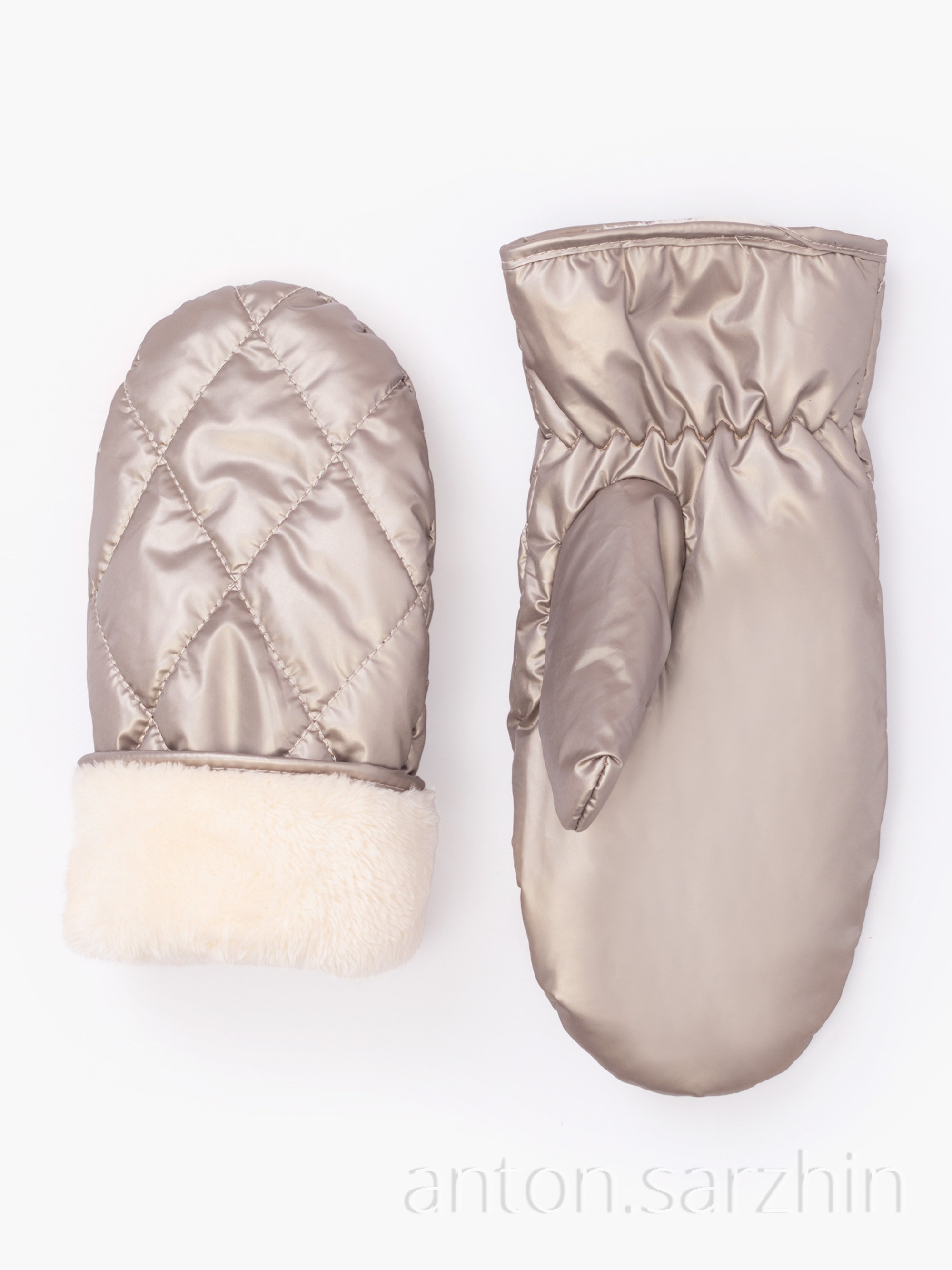 Перчатки, рукавицы, варежки. Предметная фотосъемка в Москве предметный фотограф Саржин Антон