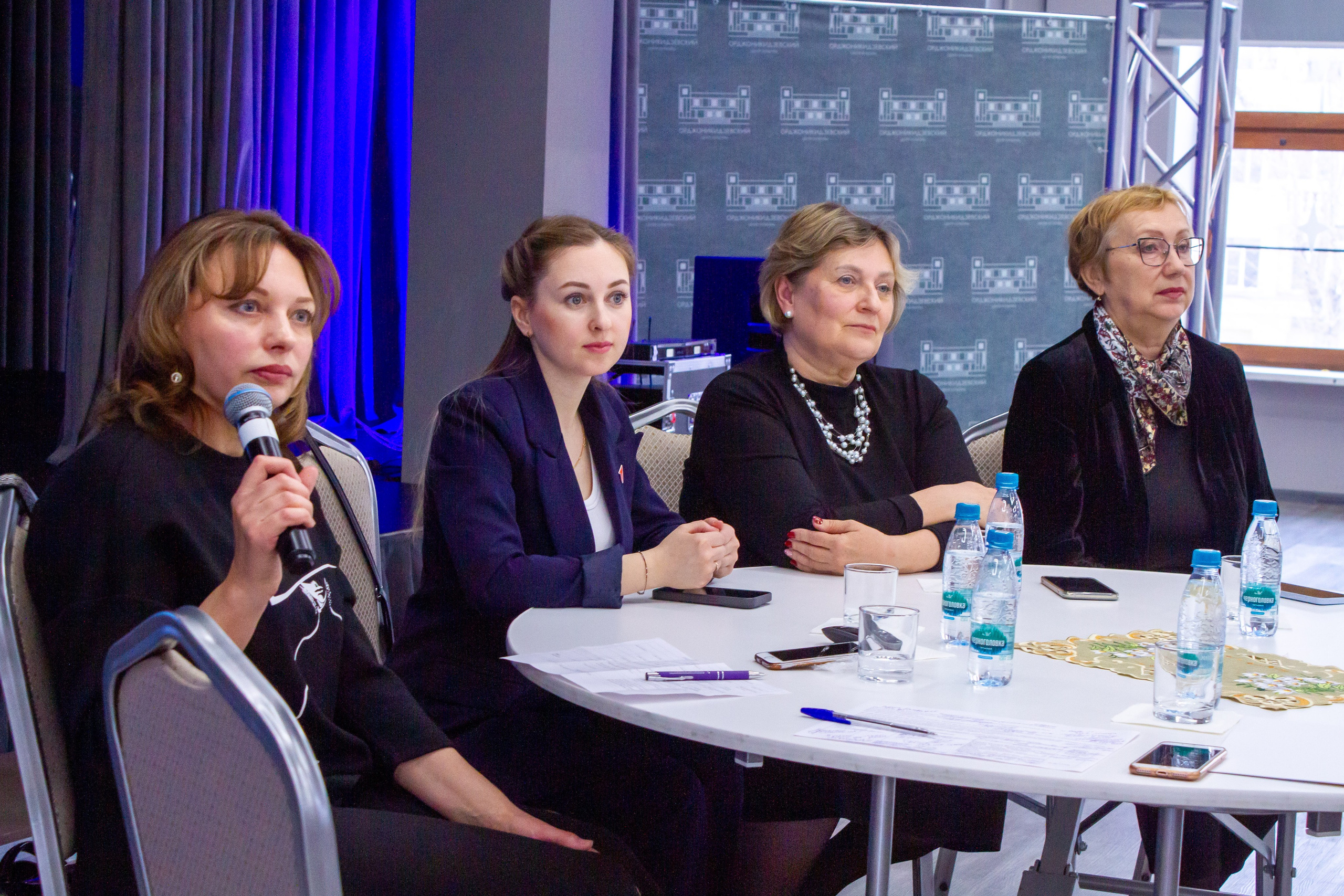 Круглый стол «Каким быть школьному театру»