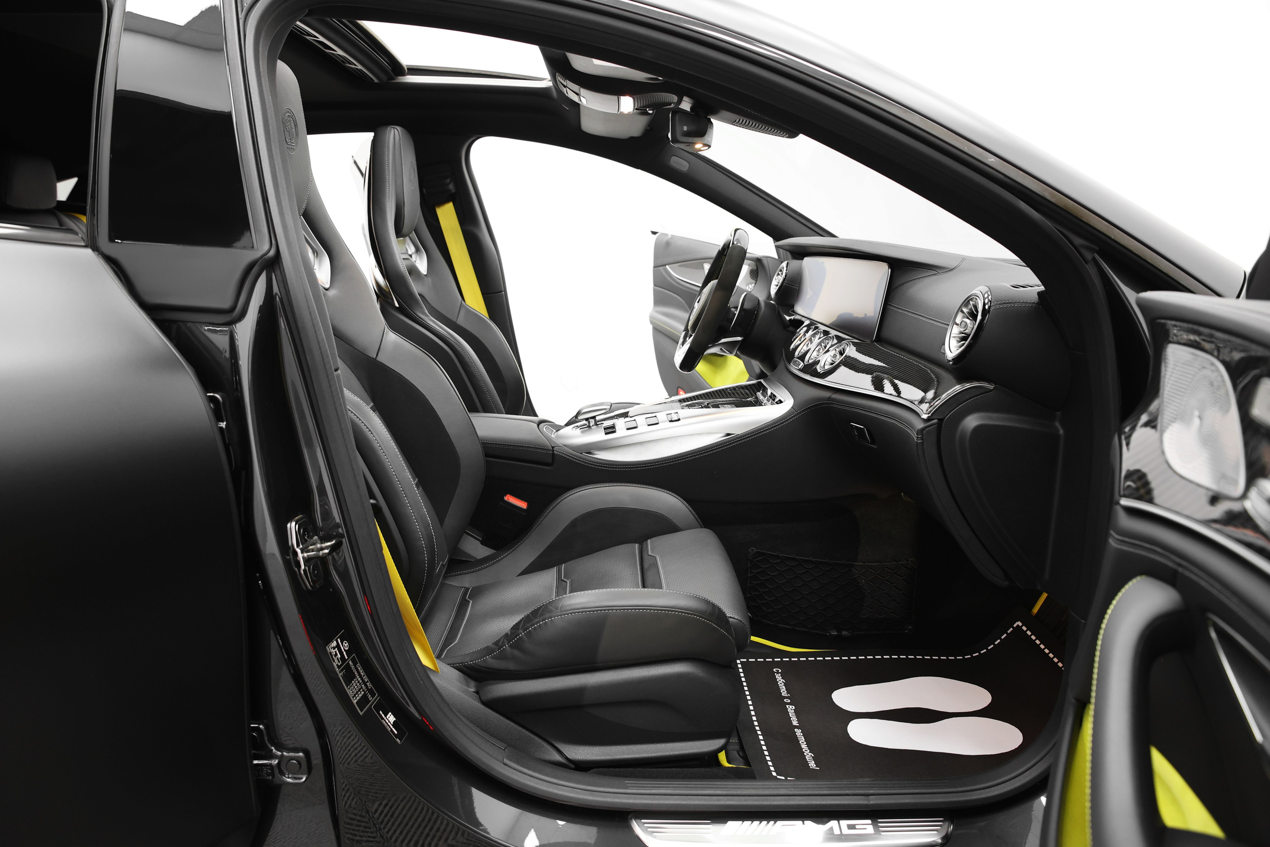 2019 MERCEDES BENZ GT63s AMG. Mixturecaptures