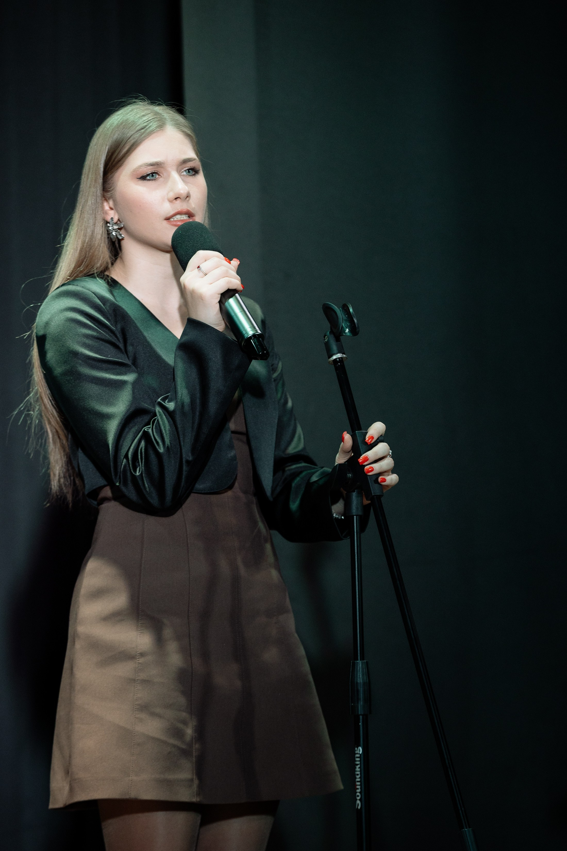 Поэтический вечер с Игорем Бушмелевым и Никой Станиславчик. Фотограф Юлия Мальцева