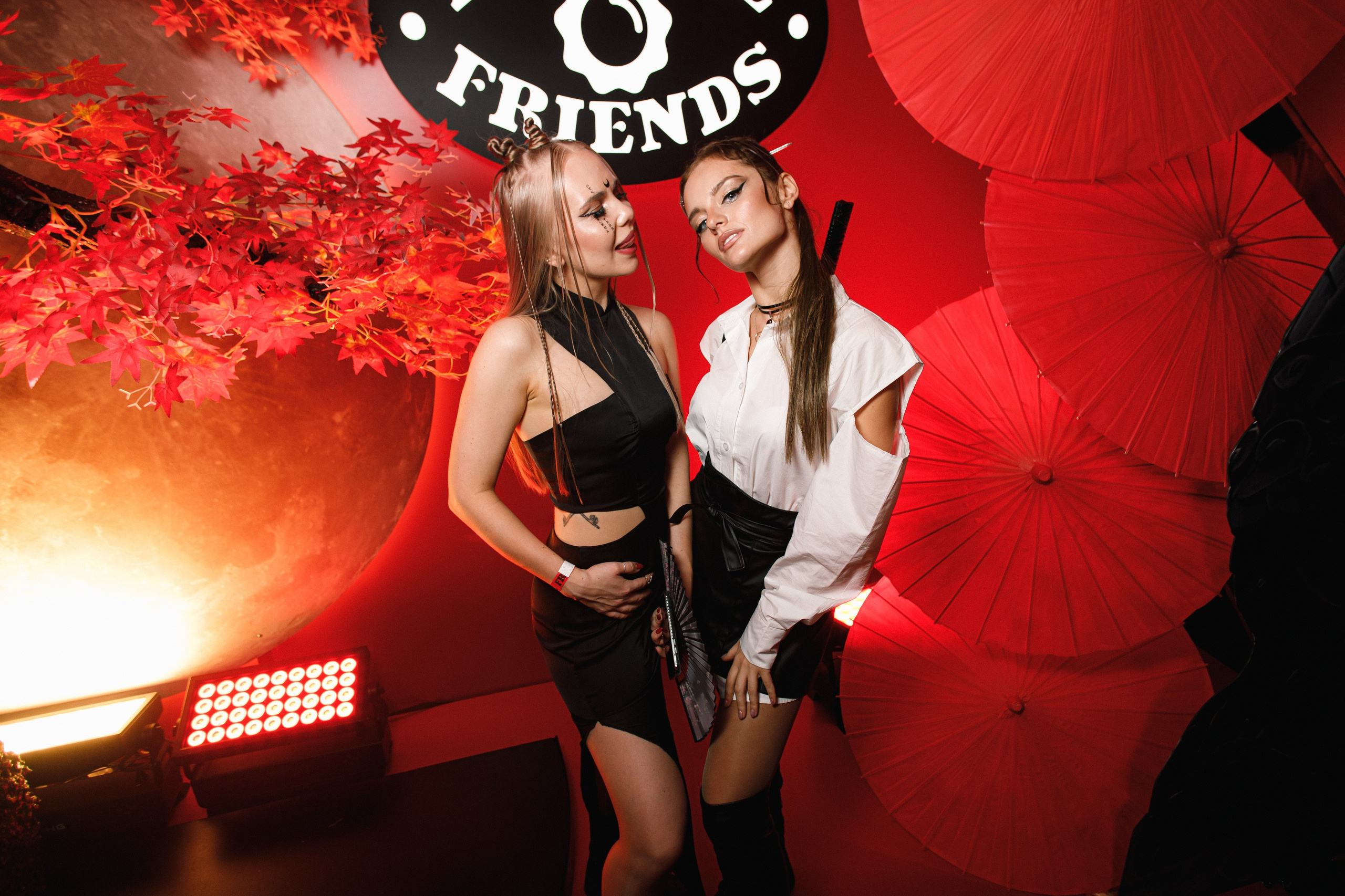 ILLEGAL FRIENDS | ASIA. СВОИ. ФОТООТЧЕТЫ-СОБЫТИЯ-МЕСТА