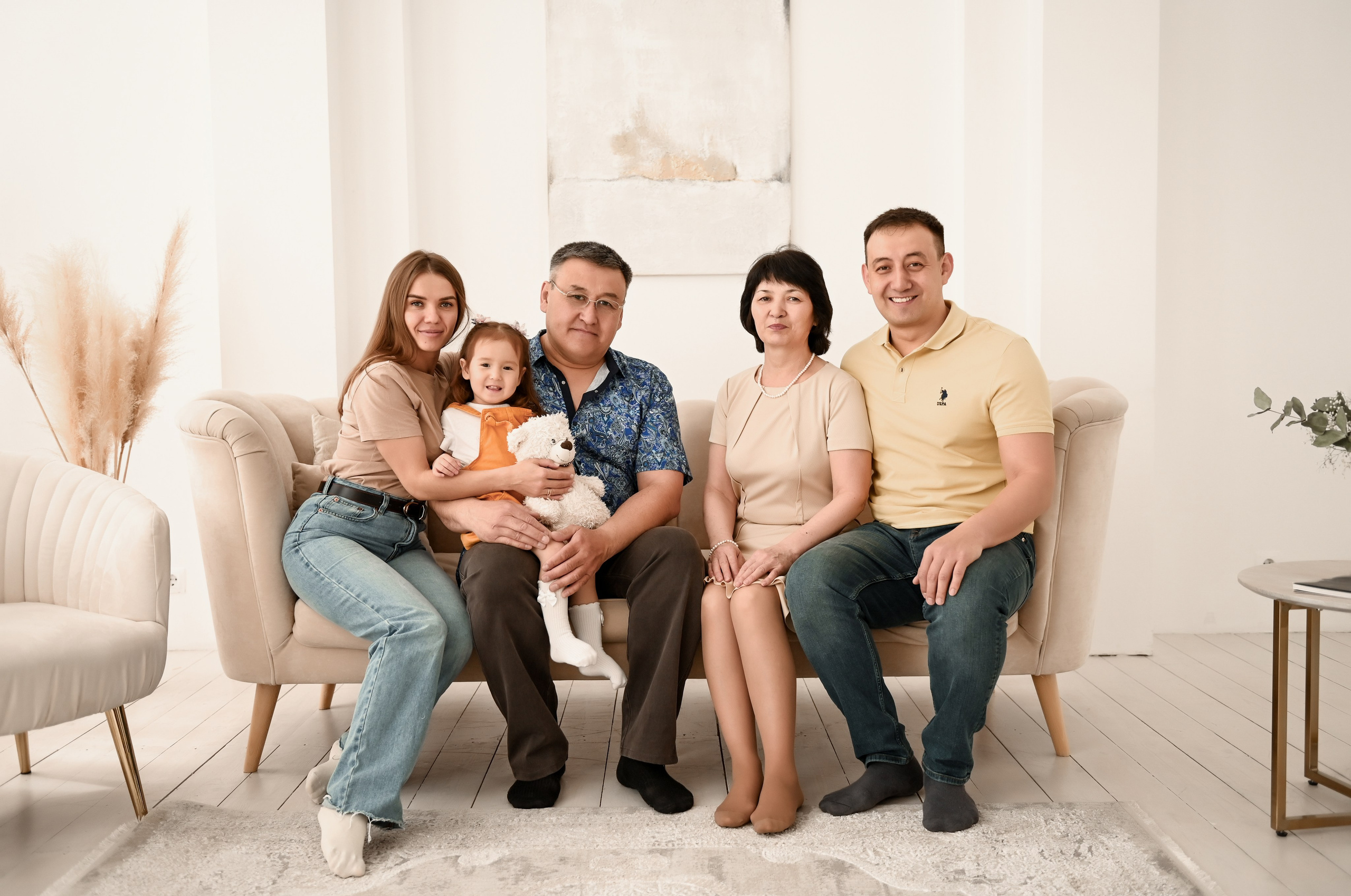 Семейная студийная  фотосессия 2. Свадебный, семейный, детский, контент фотограф в Омске Максим Ильин