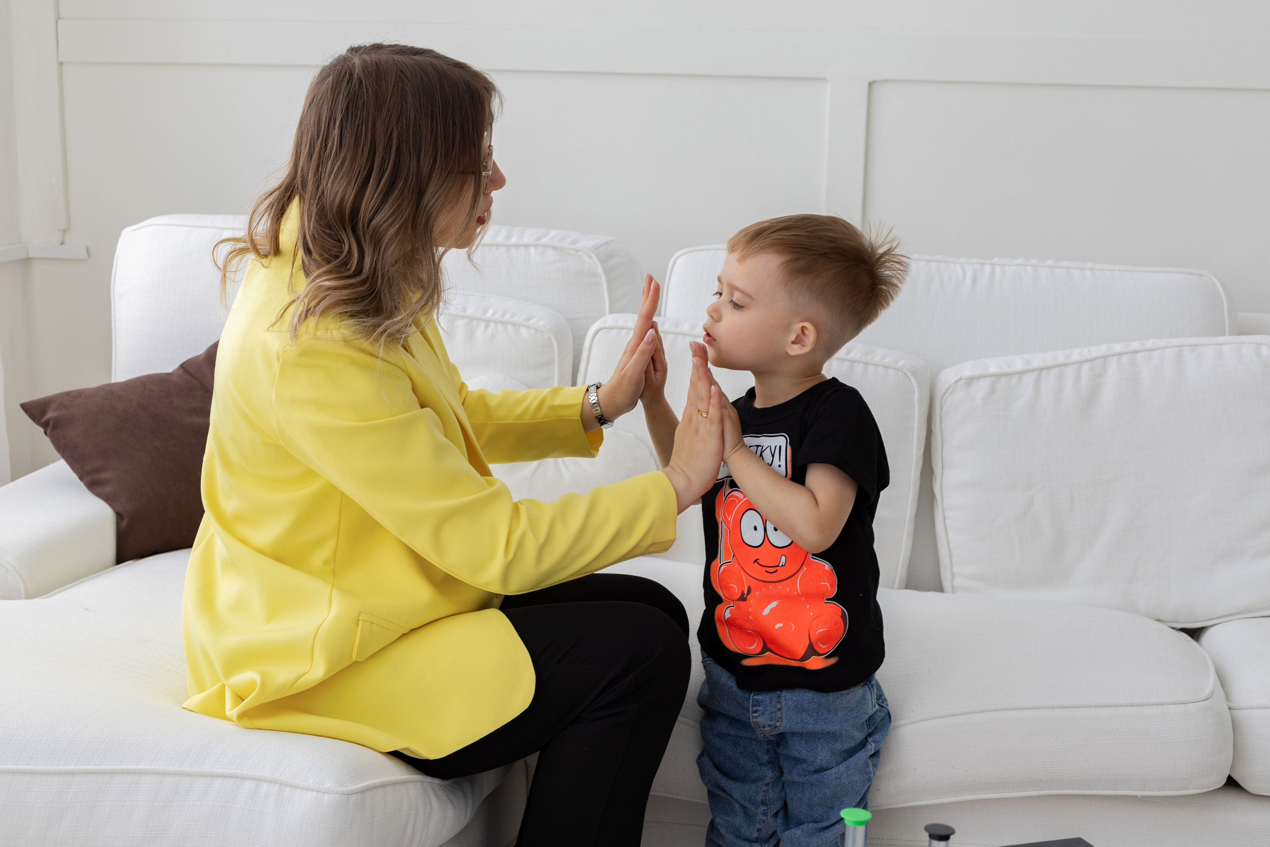 Семейная фотосессия в студии (Михаил, Крестина и Макар). Женский фотограф в Орске Новотроицке Динара Долганова