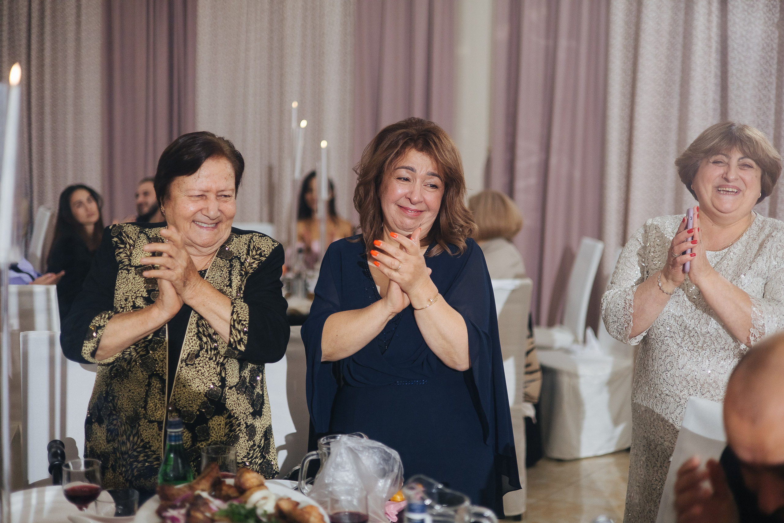 Ани и Назели. 35&5 День рождения, «Янтарь». Фотограф в Красноярске Надежда Воскресенская