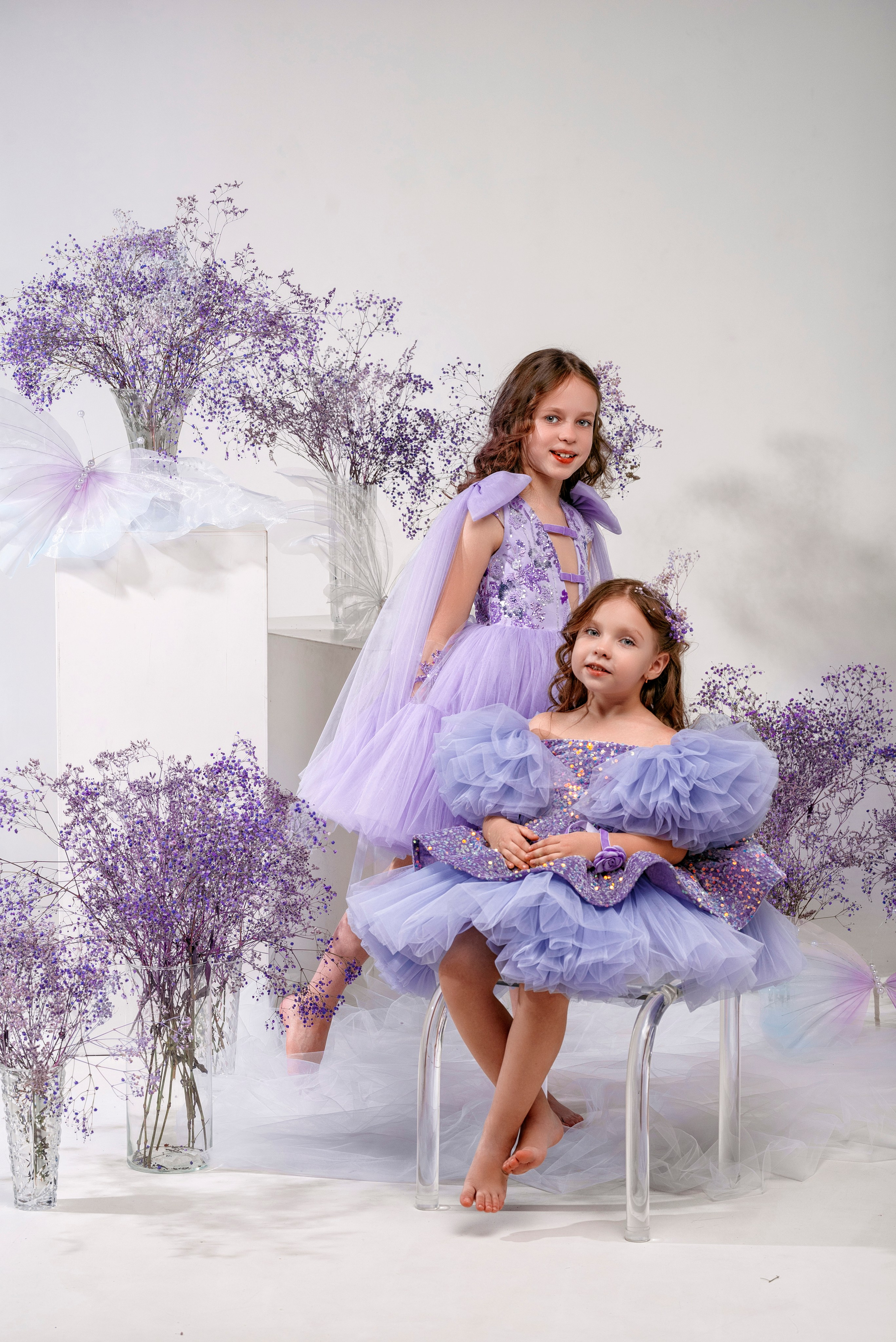 лавандовое платье, фиолетовая гипсофила, фотосессия в студии, фиолетовый, групповое фото