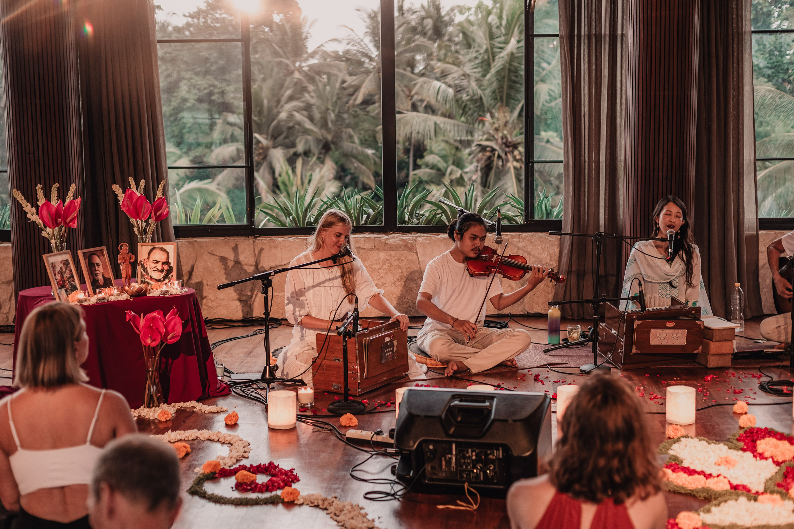 Kirtan at Soulshine nov. Мариам Багдасарян