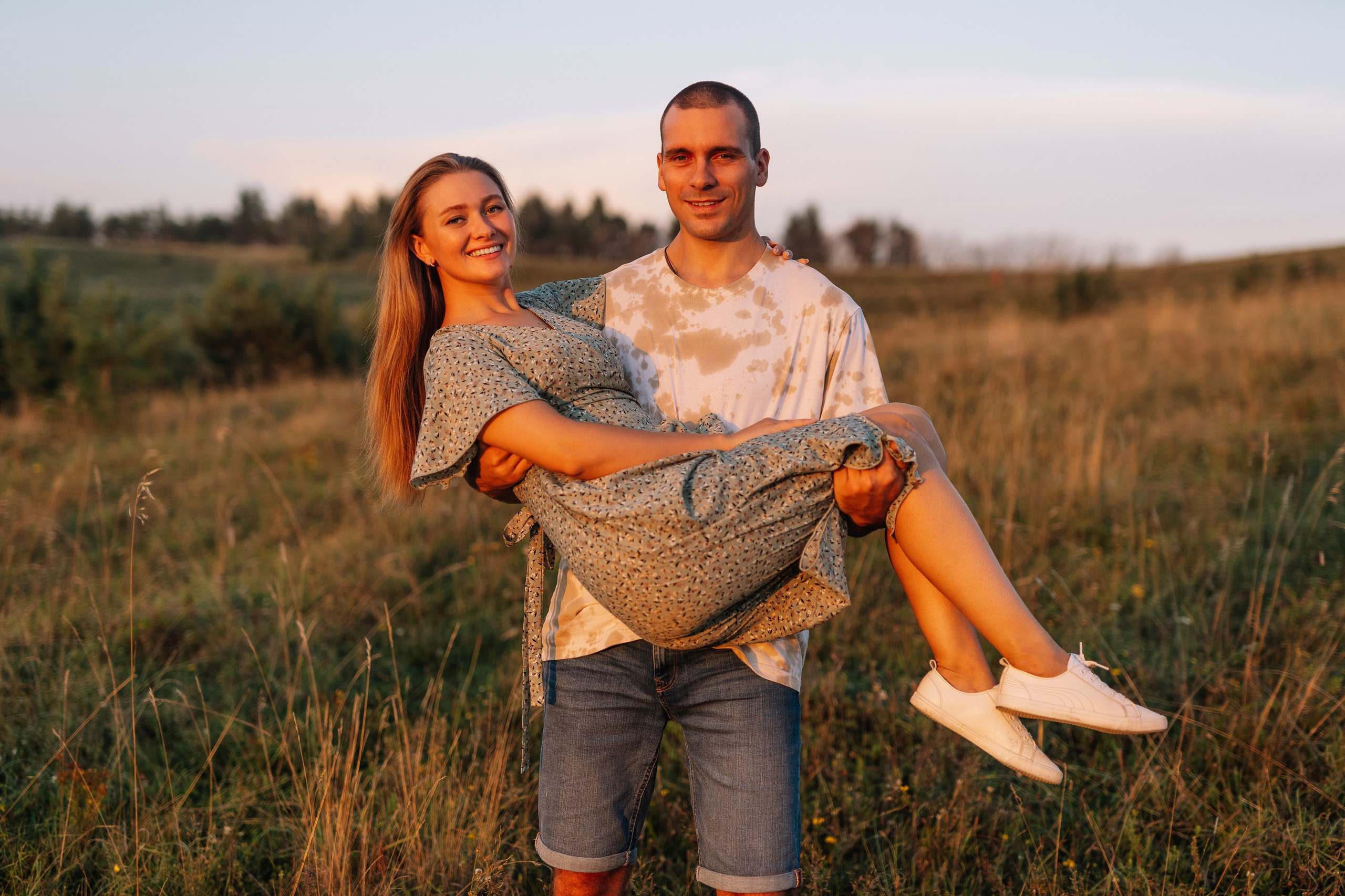 Фотосессия на закате на фоне природы для Инны и Максима. Свадебный фотограф в Тамбове Павел Четвертков