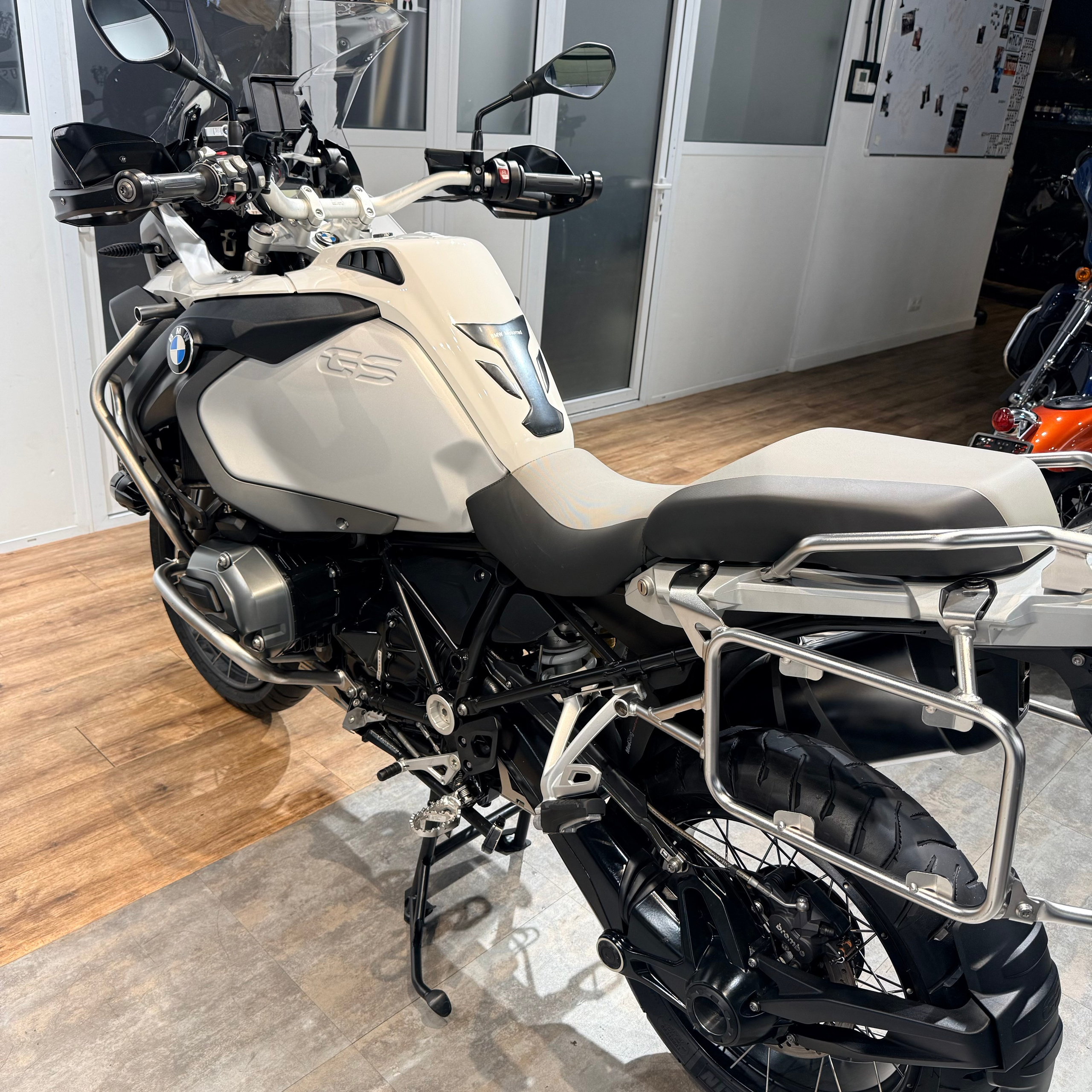 2015 BMW R1200GS Adventure Alpine White. Hello Davidson, Москва. Только хорошие мотоциклы…