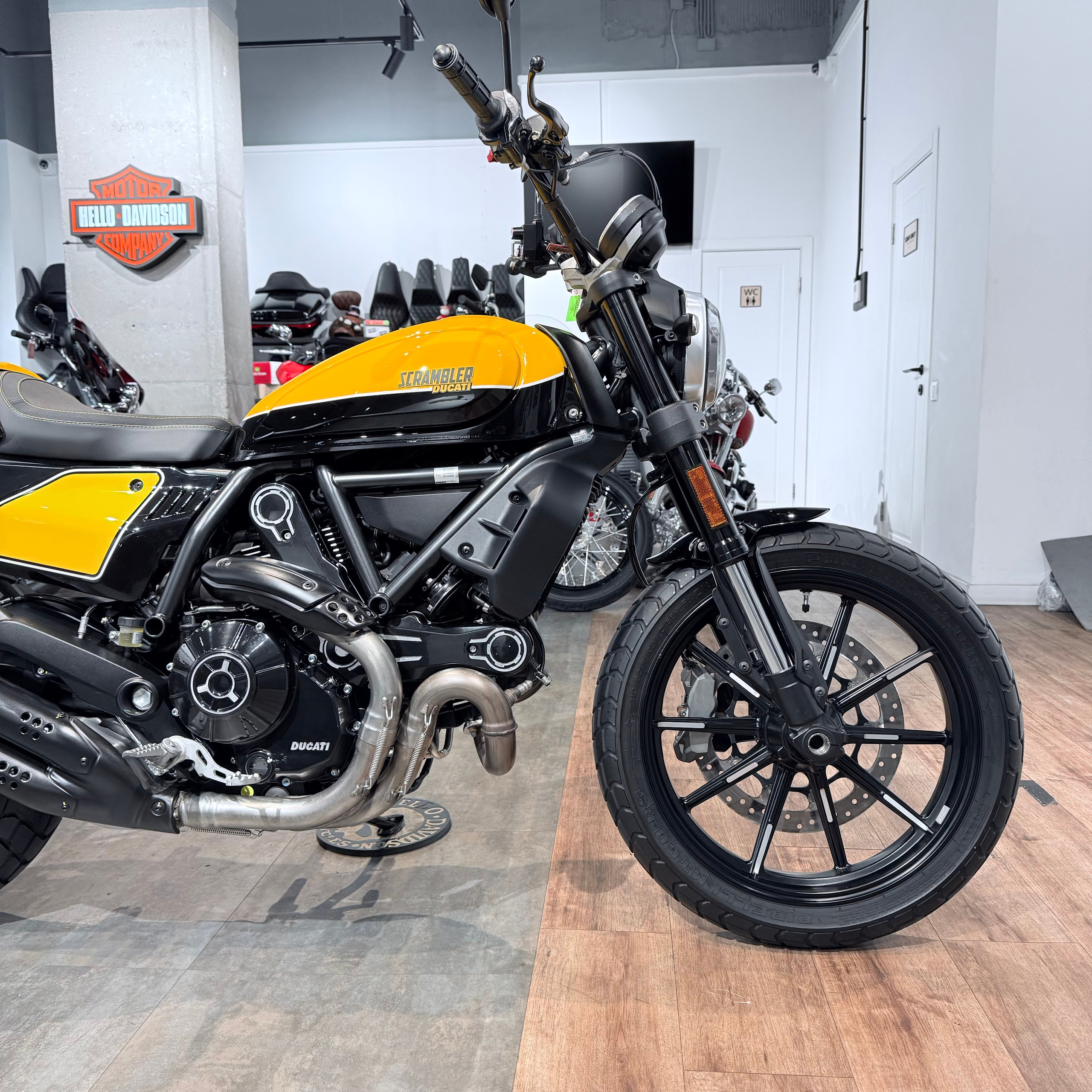 NЕW 2020 DUСАTI Scrambler Shining Blасk Yеllow. Hello Davidson, Москва. Только хорошие мотоциклы…