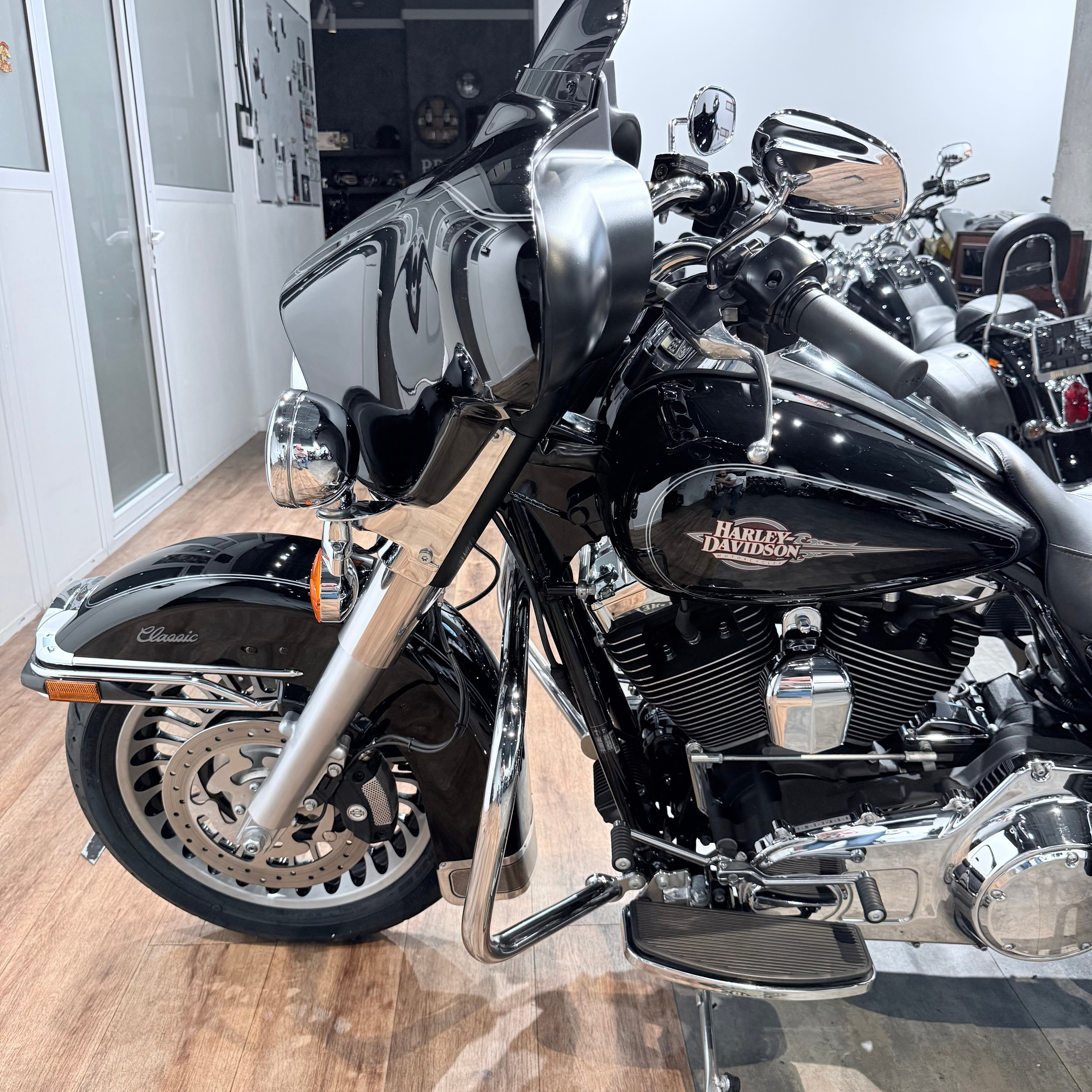 2010 Street Glide АВS Vivid Вlаck. Hello Davidson, Москва. Только хорошие мотоциклы…