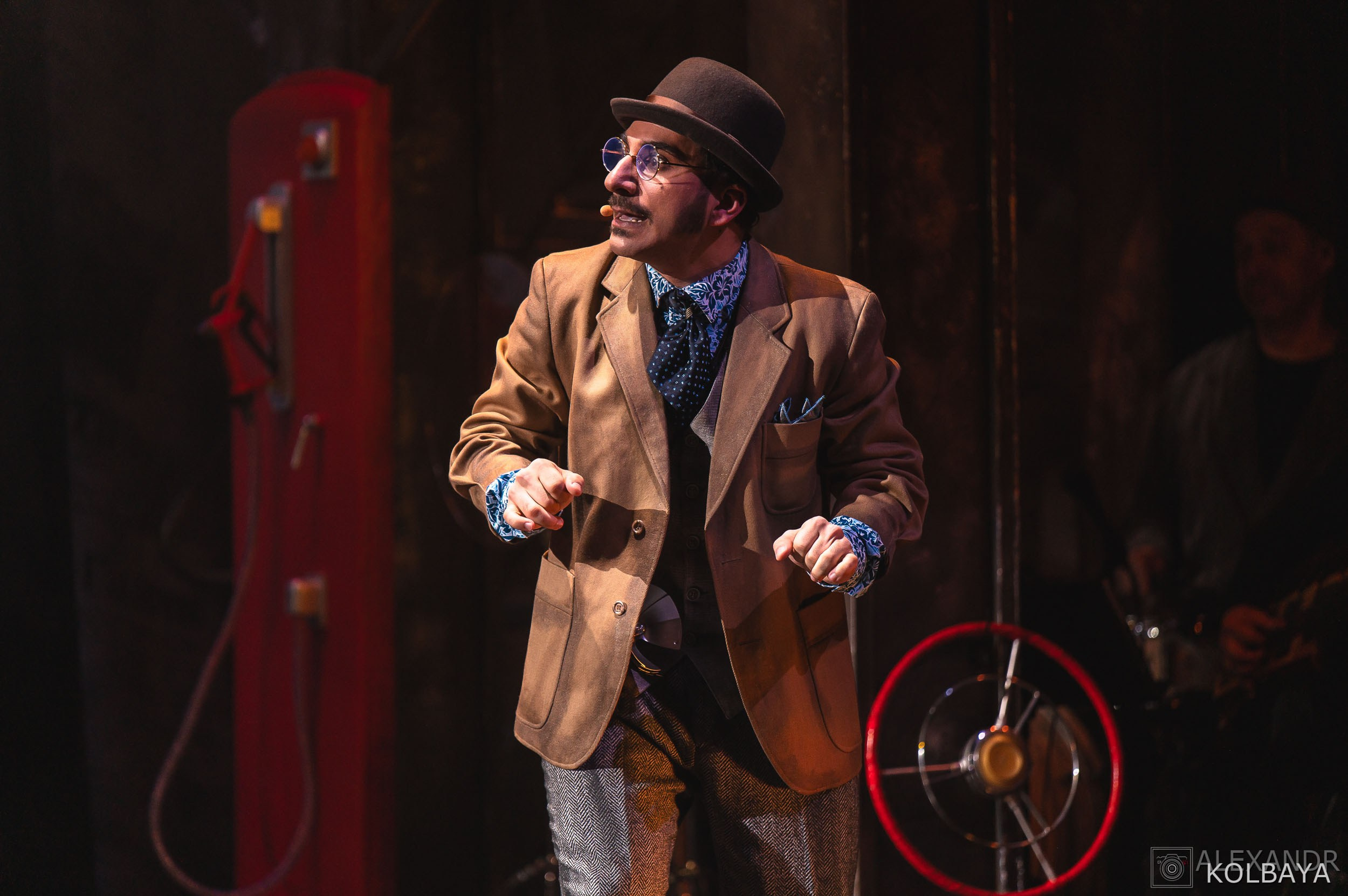 Фотографии со спектакля «Однажды в городе N». Концертный и театральный репортажный фотограф в Москве Александр Колбая